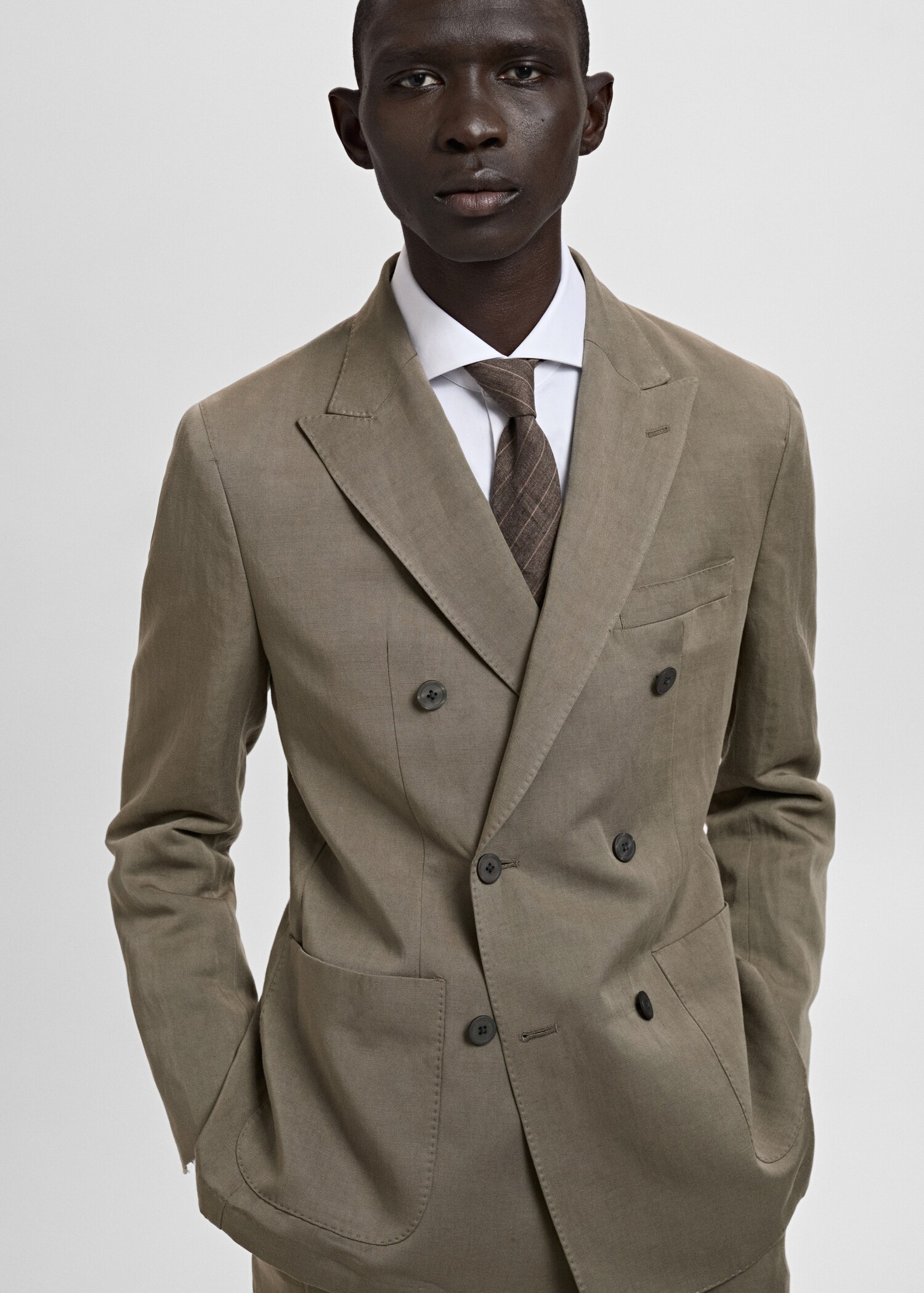 Slim-fit linen-blend double-breasted blazer - Details of the article 3