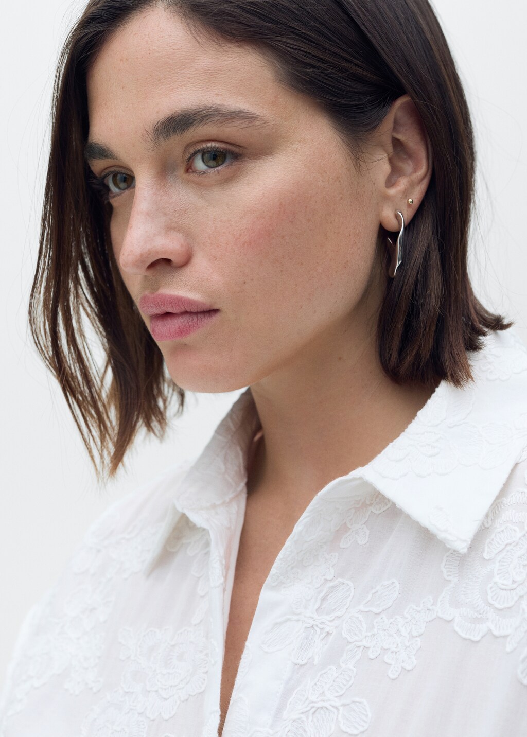 Embroidered shirt dress with belt