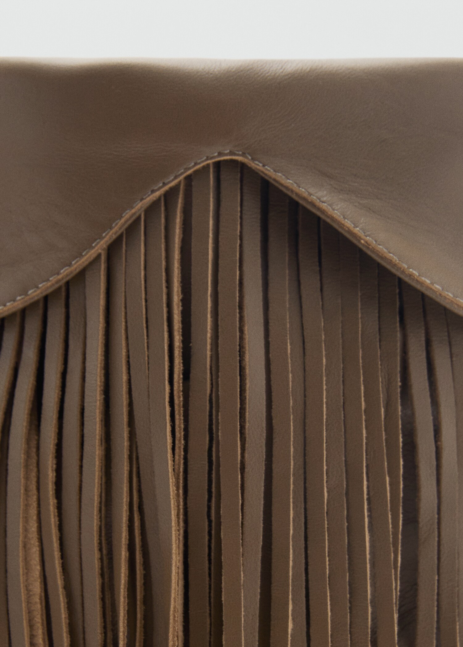 Leather ankle boot with fringe heel - Details of the article 1