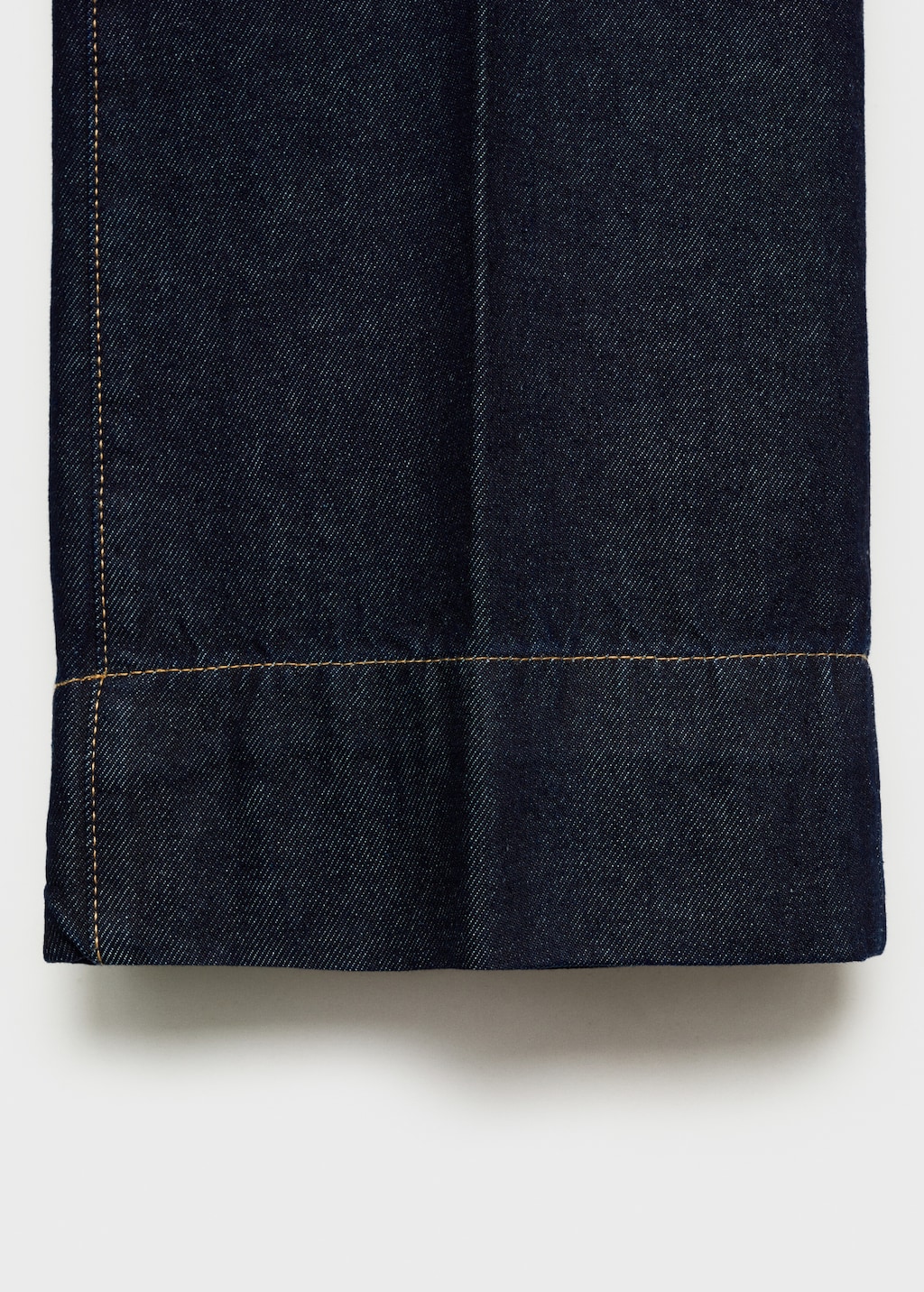 Wide leg mid-rise jeans