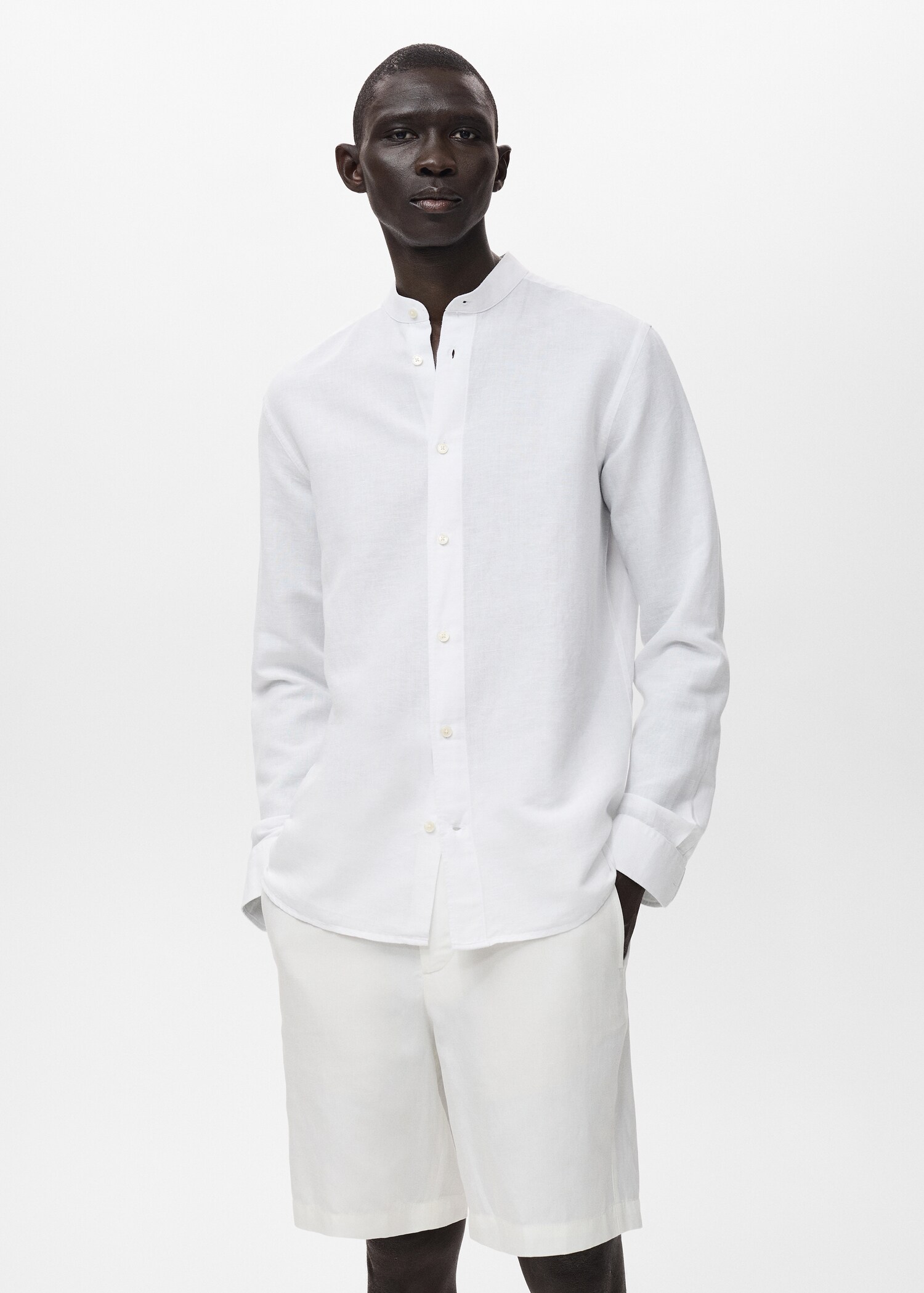 Camisa lino cuello mao - Plano medio