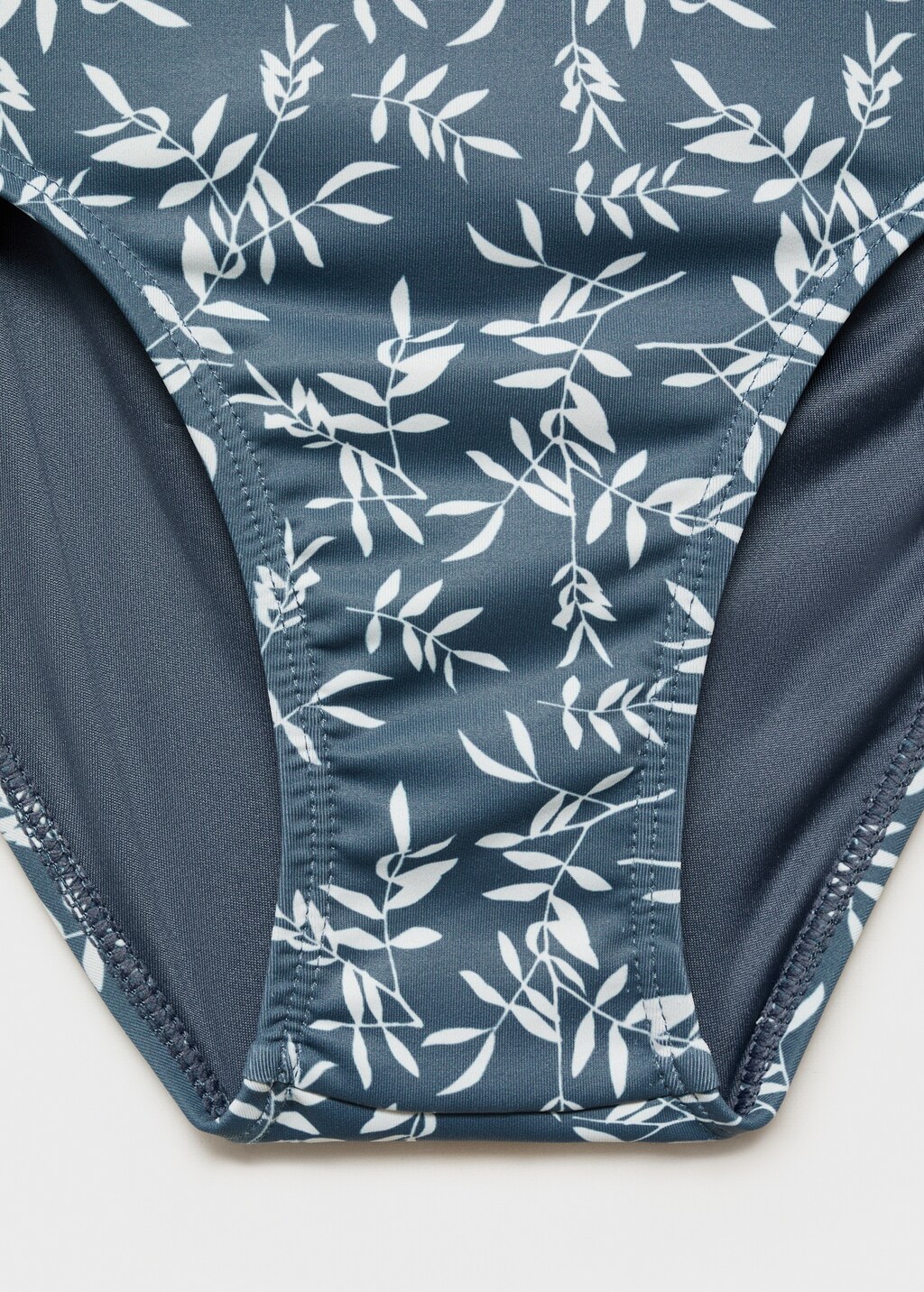 Leaf-print swimsuit