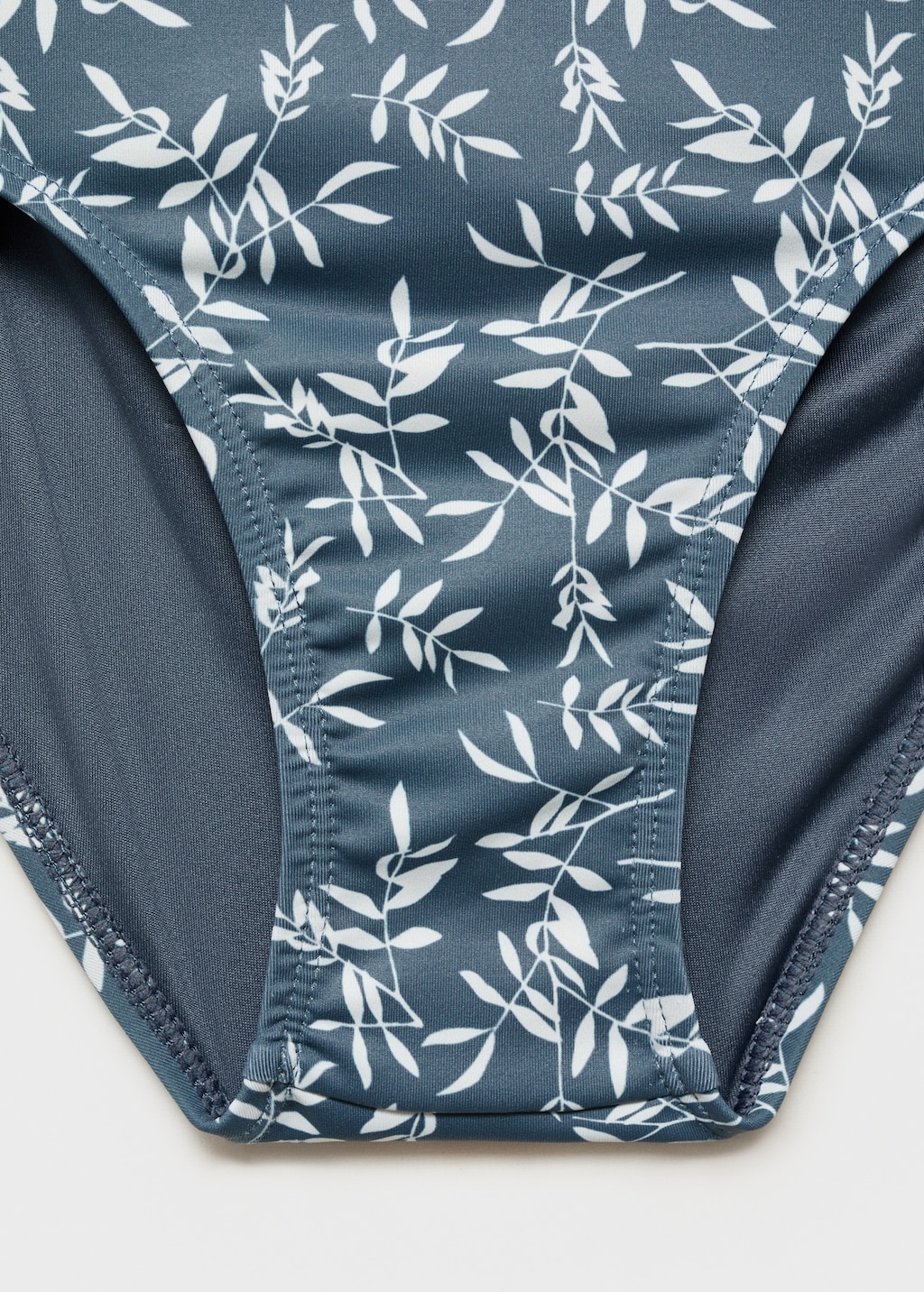 Leaf-print swimsuit