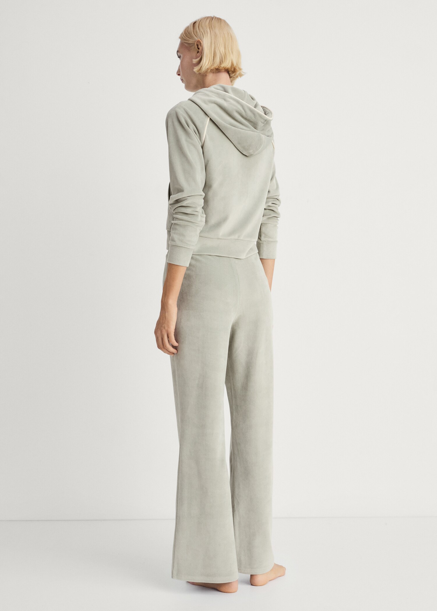 Soft-touch velour pants - Reverse of the article