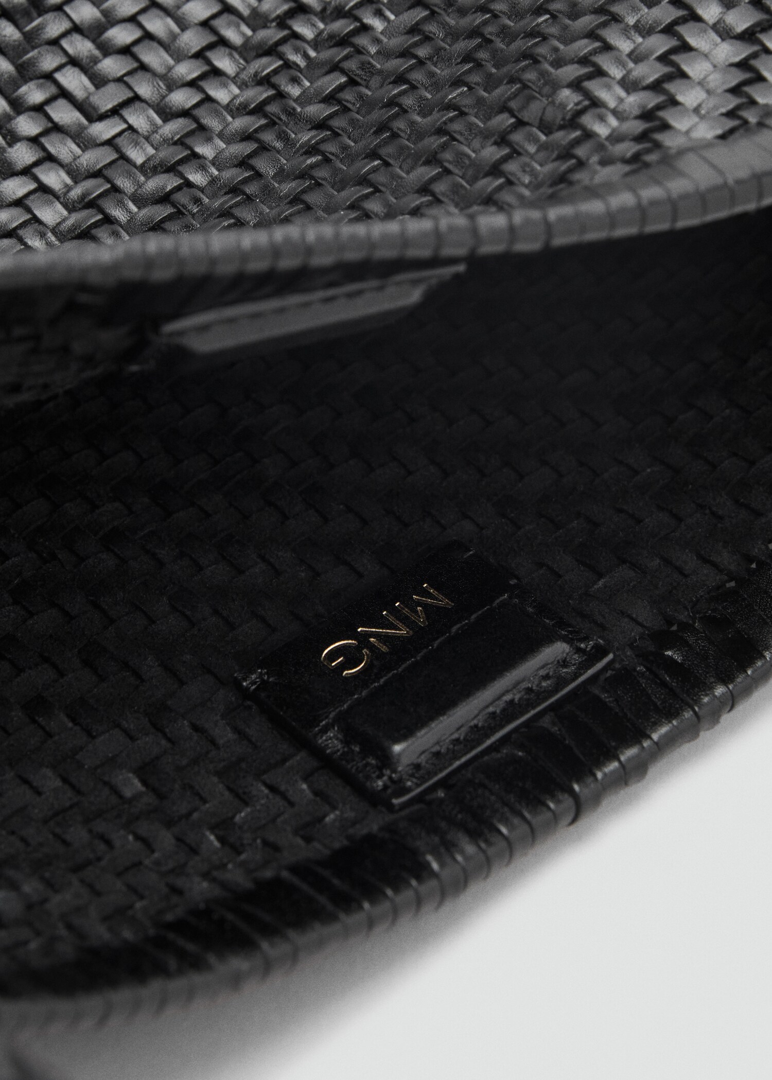 Medium braided leather shoulder bag - Details of the article 3