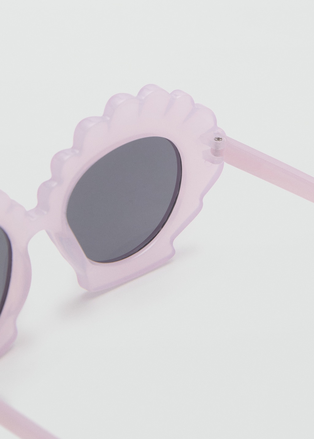Sunglasses with shell-frame