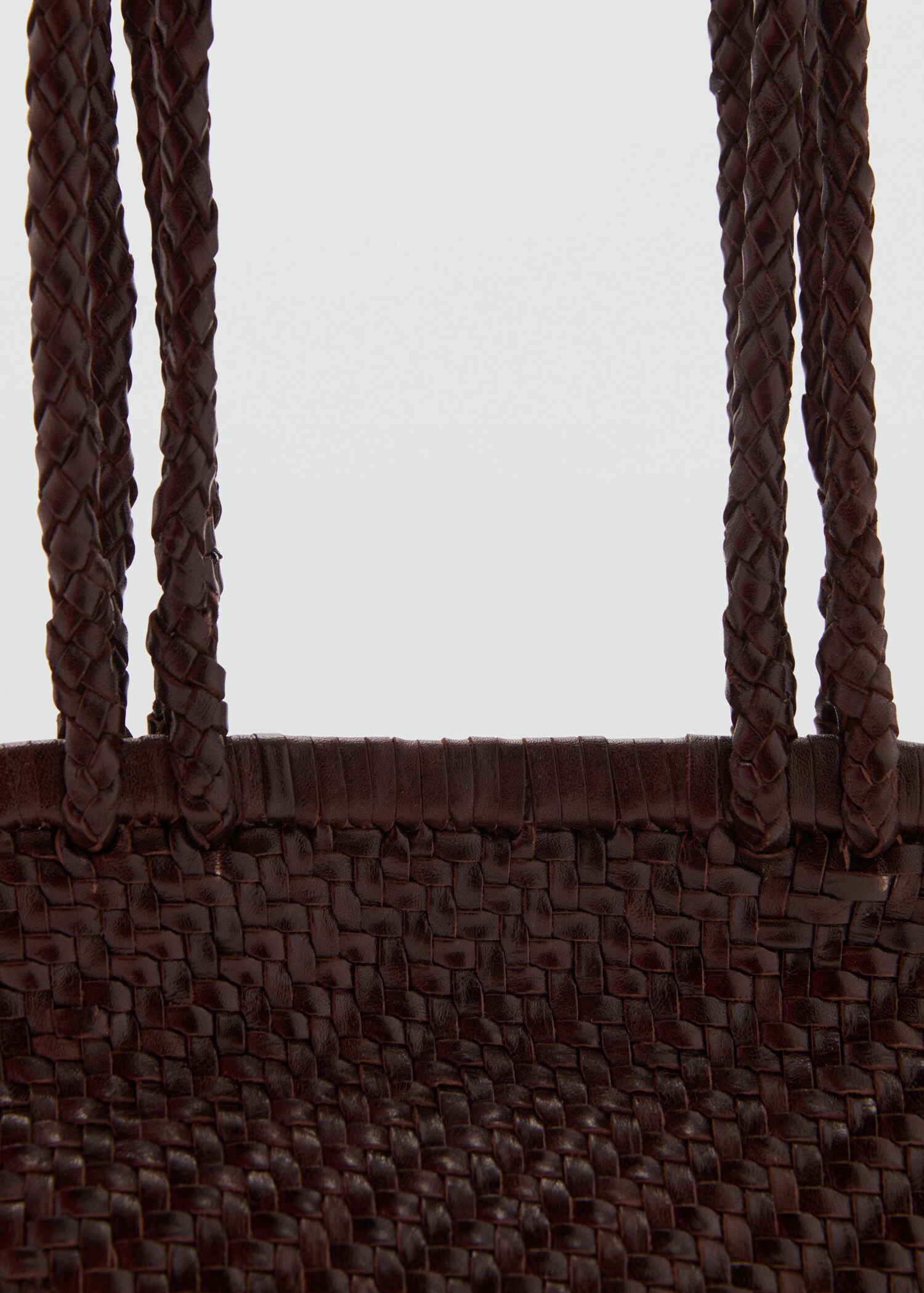 Braided leather shoulder bag - Details of the article 2