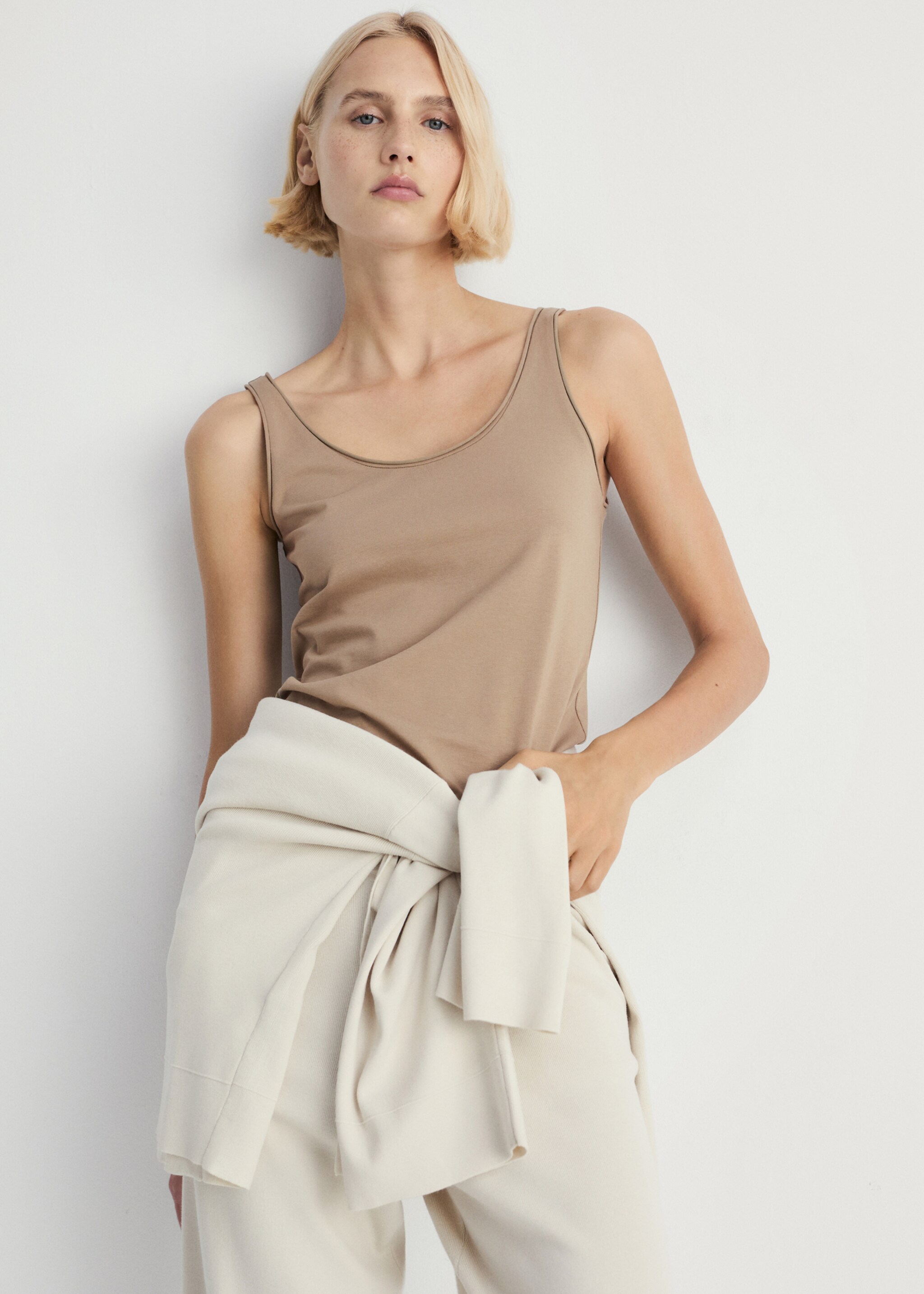 Cotton round-neck top - Medium plane