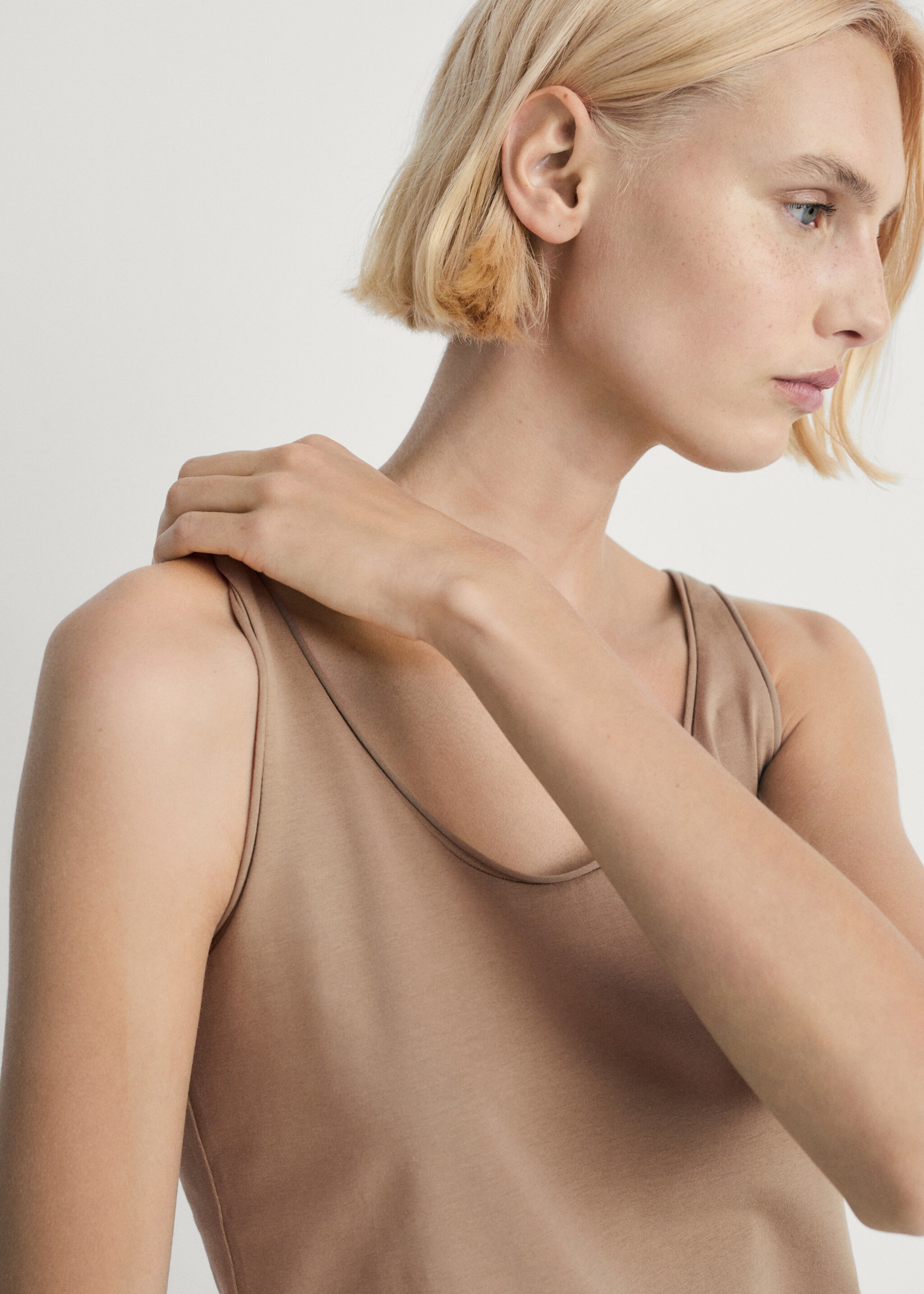Cotton round-neck top - Details of the article 1