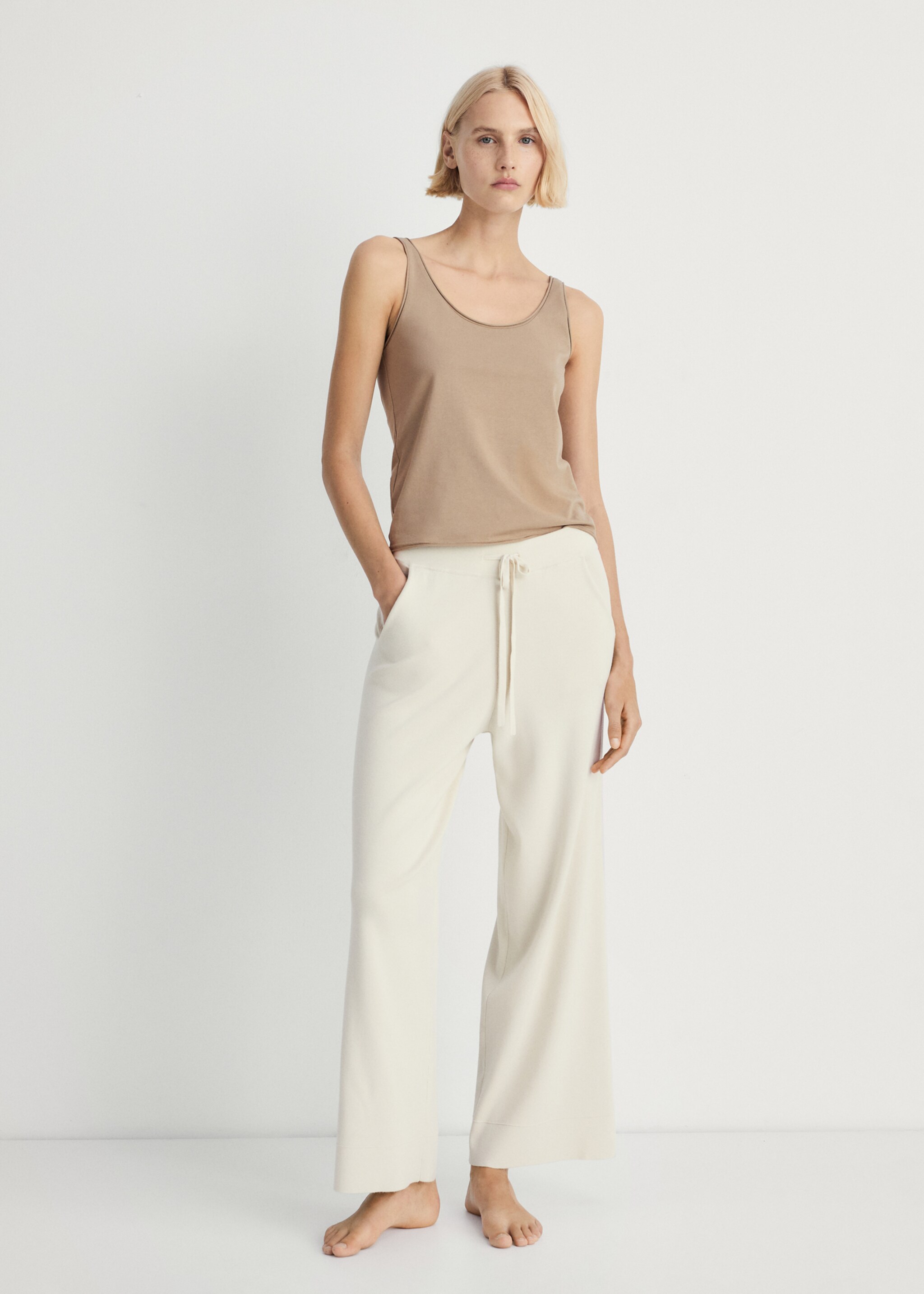 Cotton round-neck top - General plane