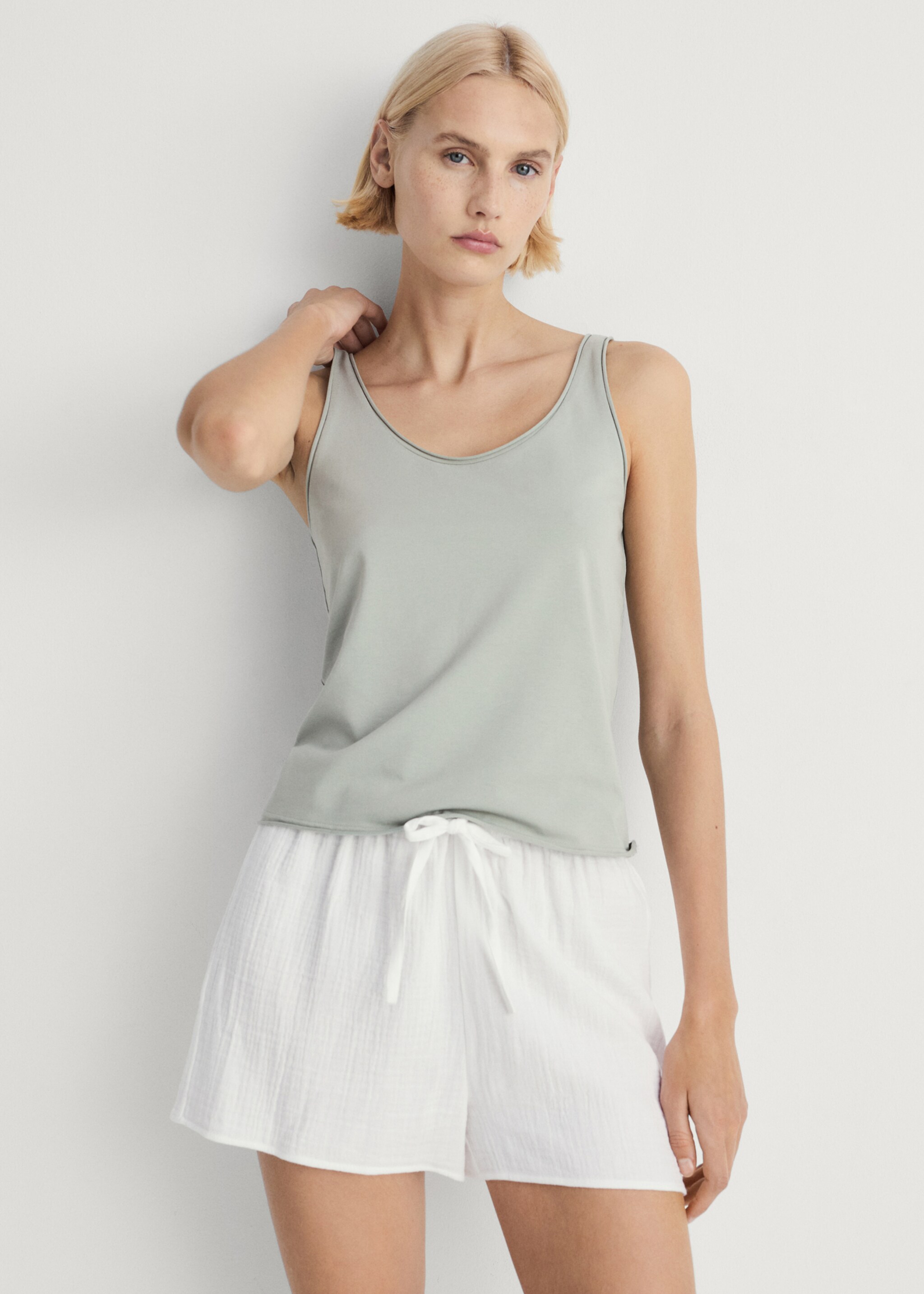 Cotton round-neck top - Medium plane