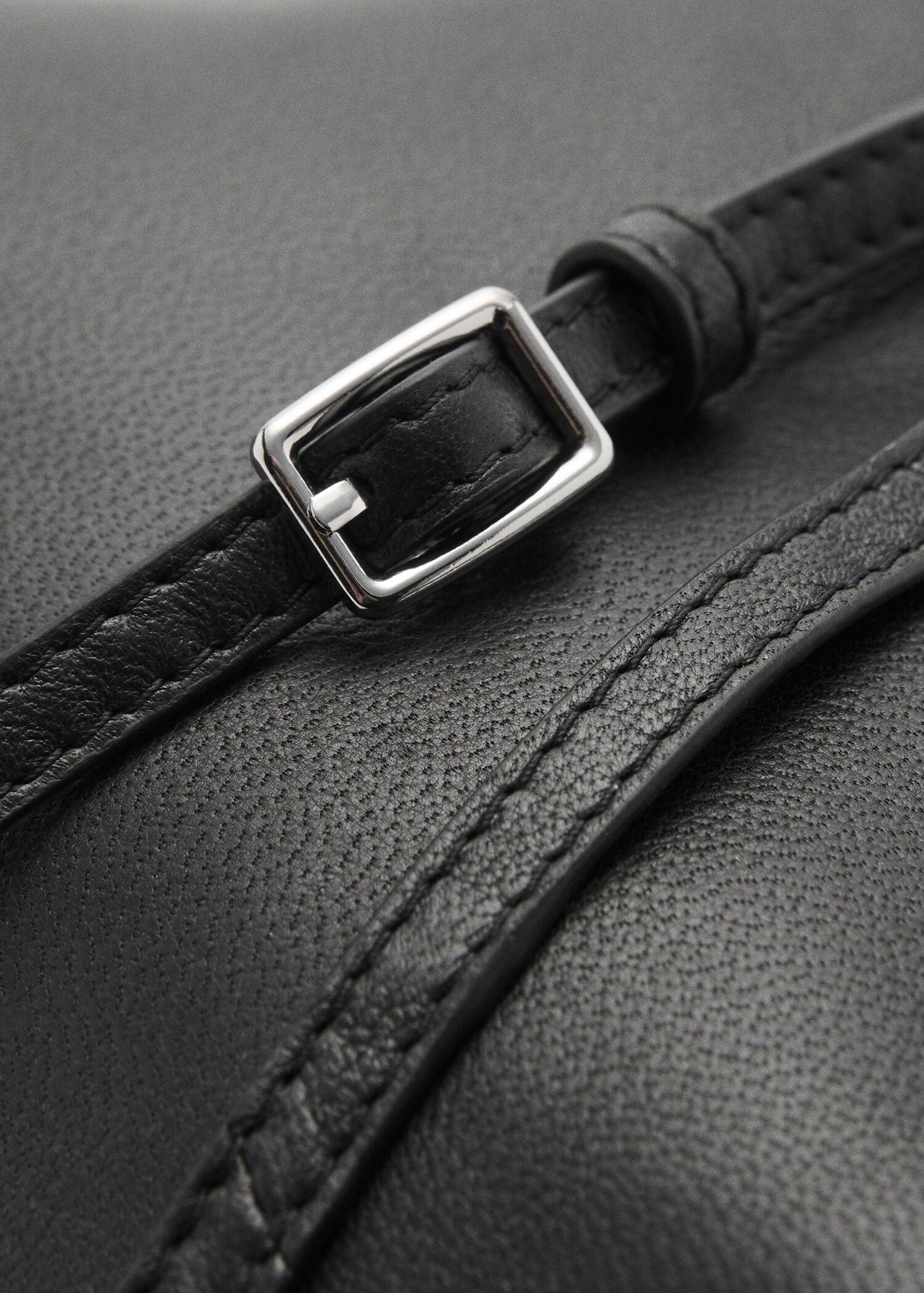 Ledertasche im Beutel-Design - Detail des Artikels 1