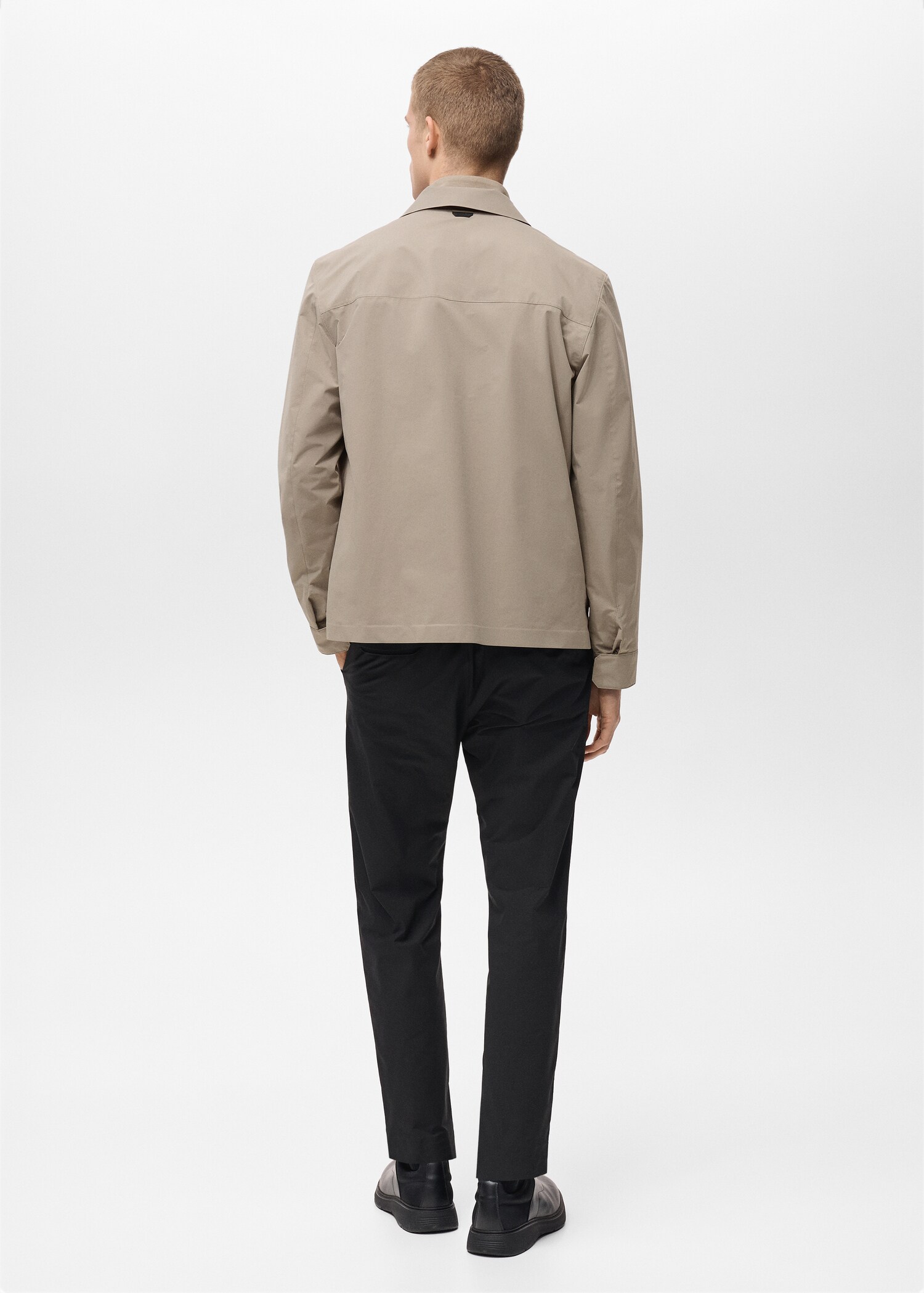Water-repellent jacket with pockets - Reverse of the article