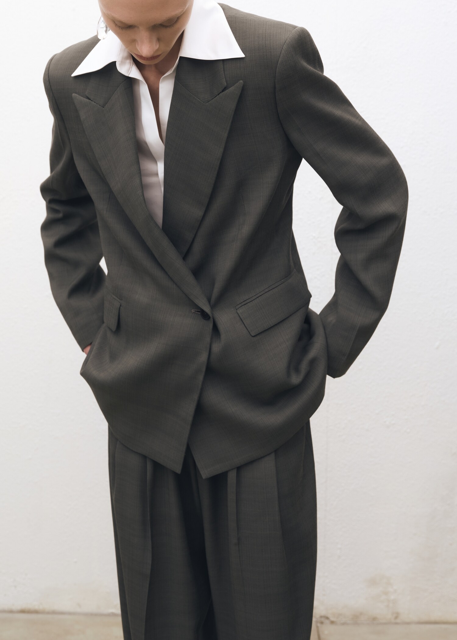 Americana traje oversize cruzada - Plano medio
