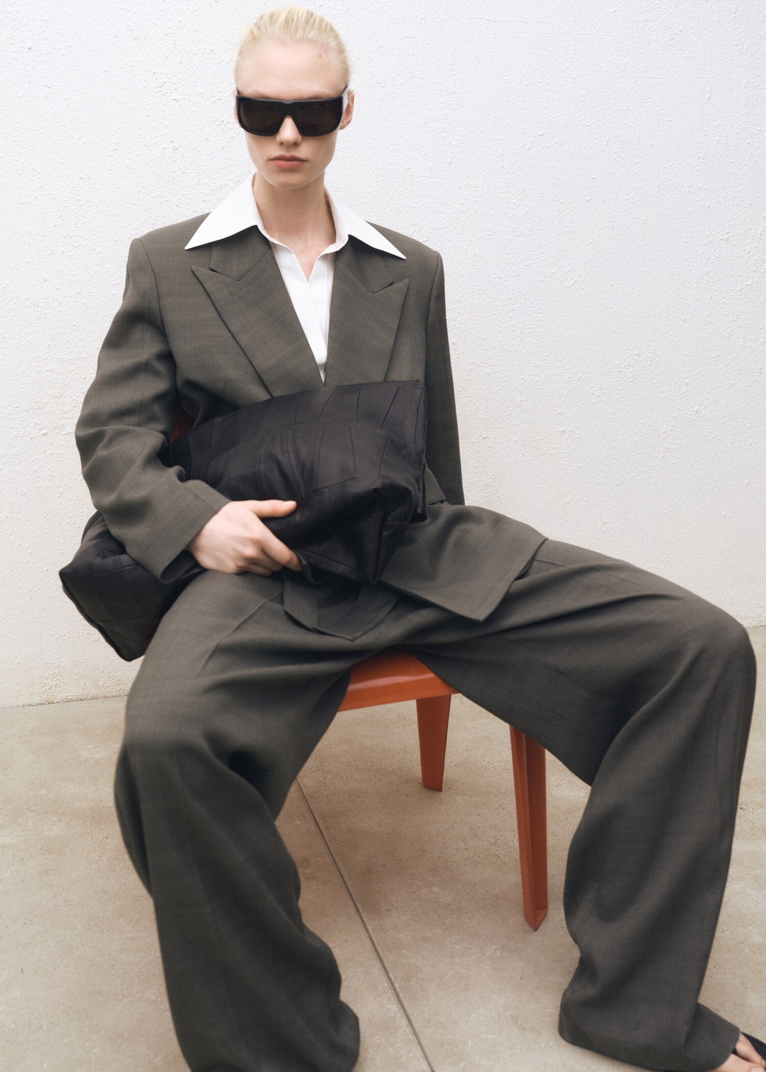 Oversized double-breasted suit jacket - Details of the article 1