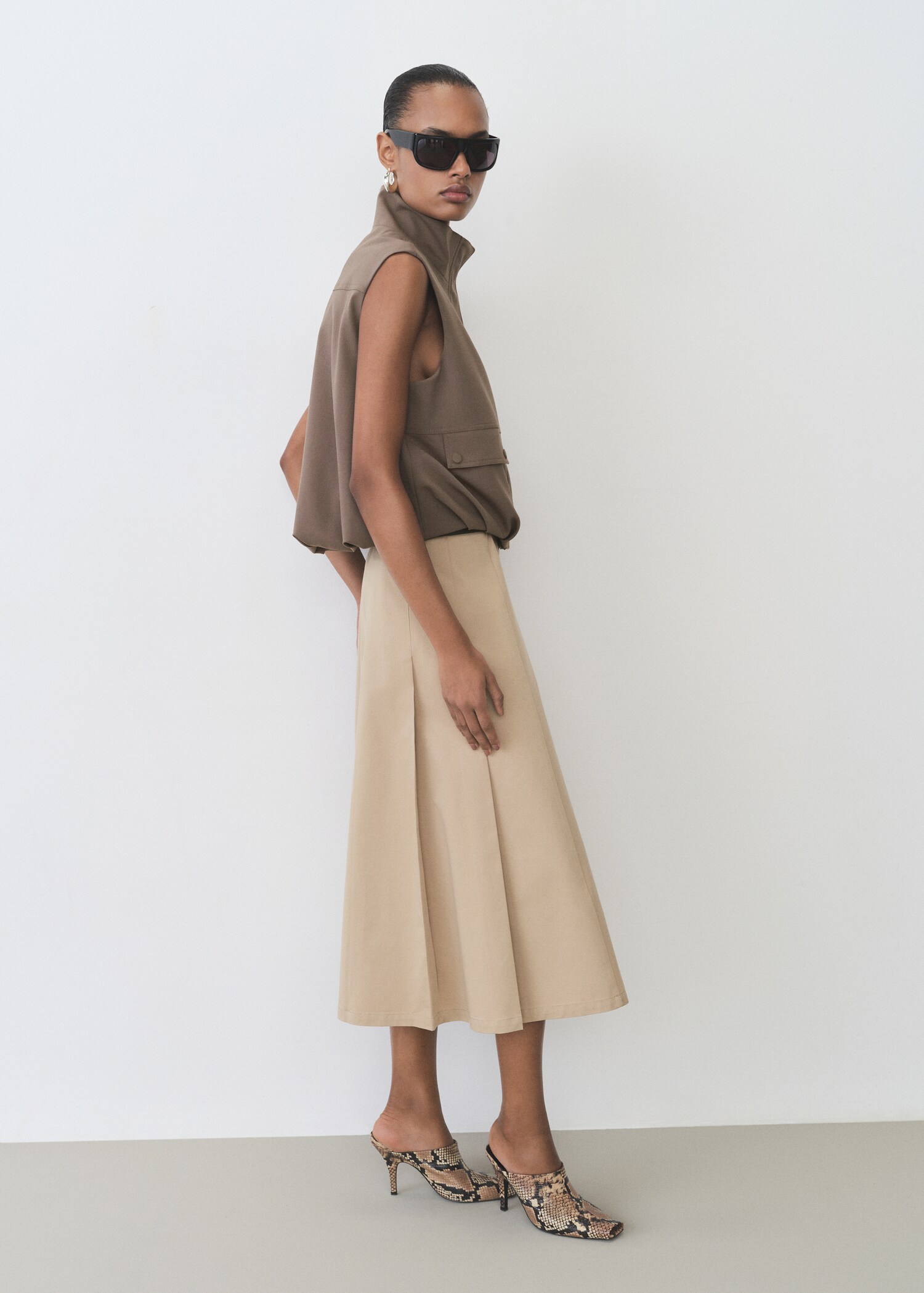 Oversized gilet with pockets - Details of the article 7