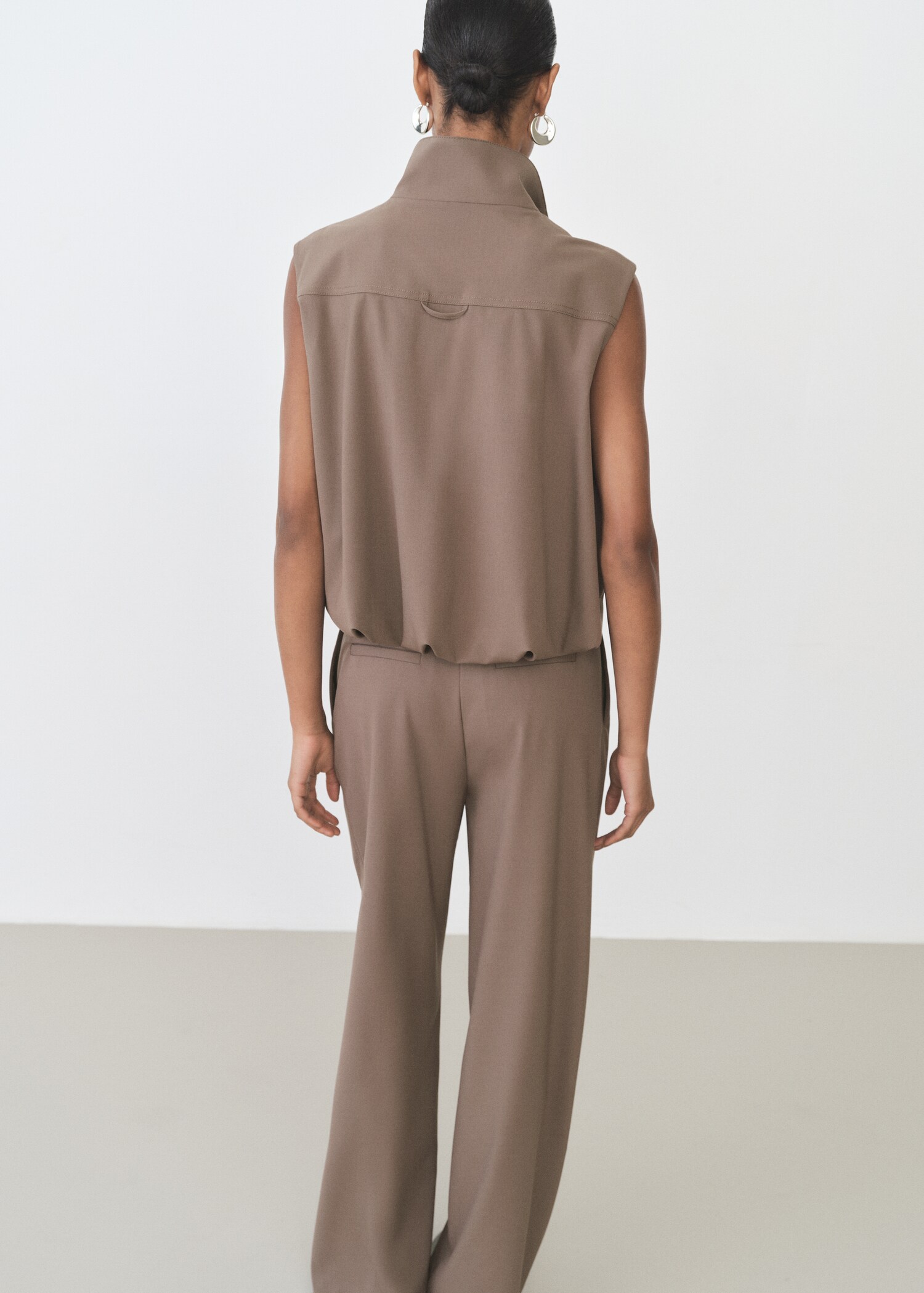 Oversized gilet with pockets - Reverse of the article