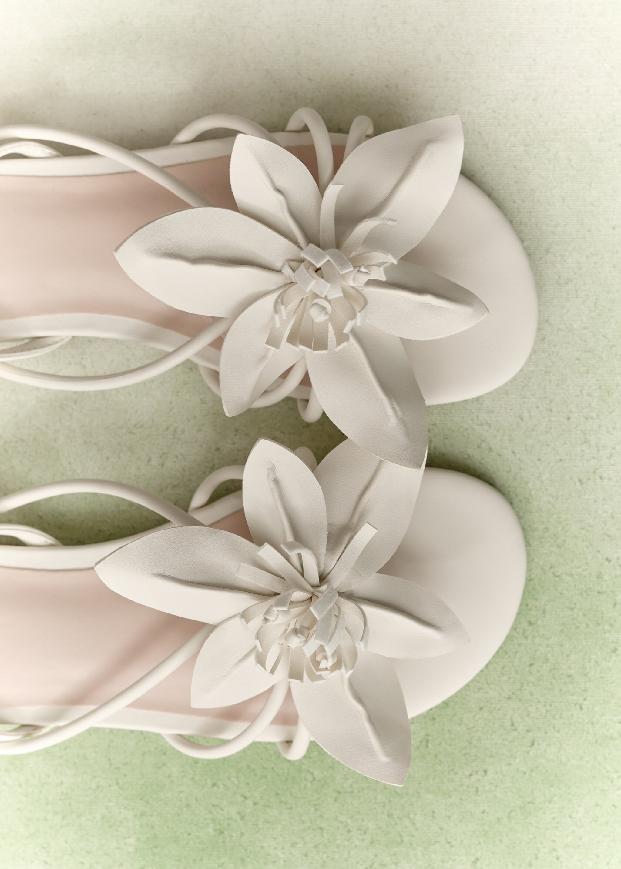 Sandales brides fleur - Détail de l'article 6