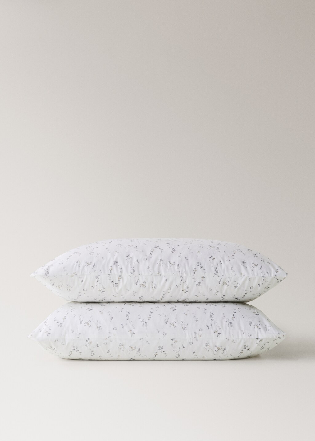 Two percale cotton floral pillowcases 50x75 cm