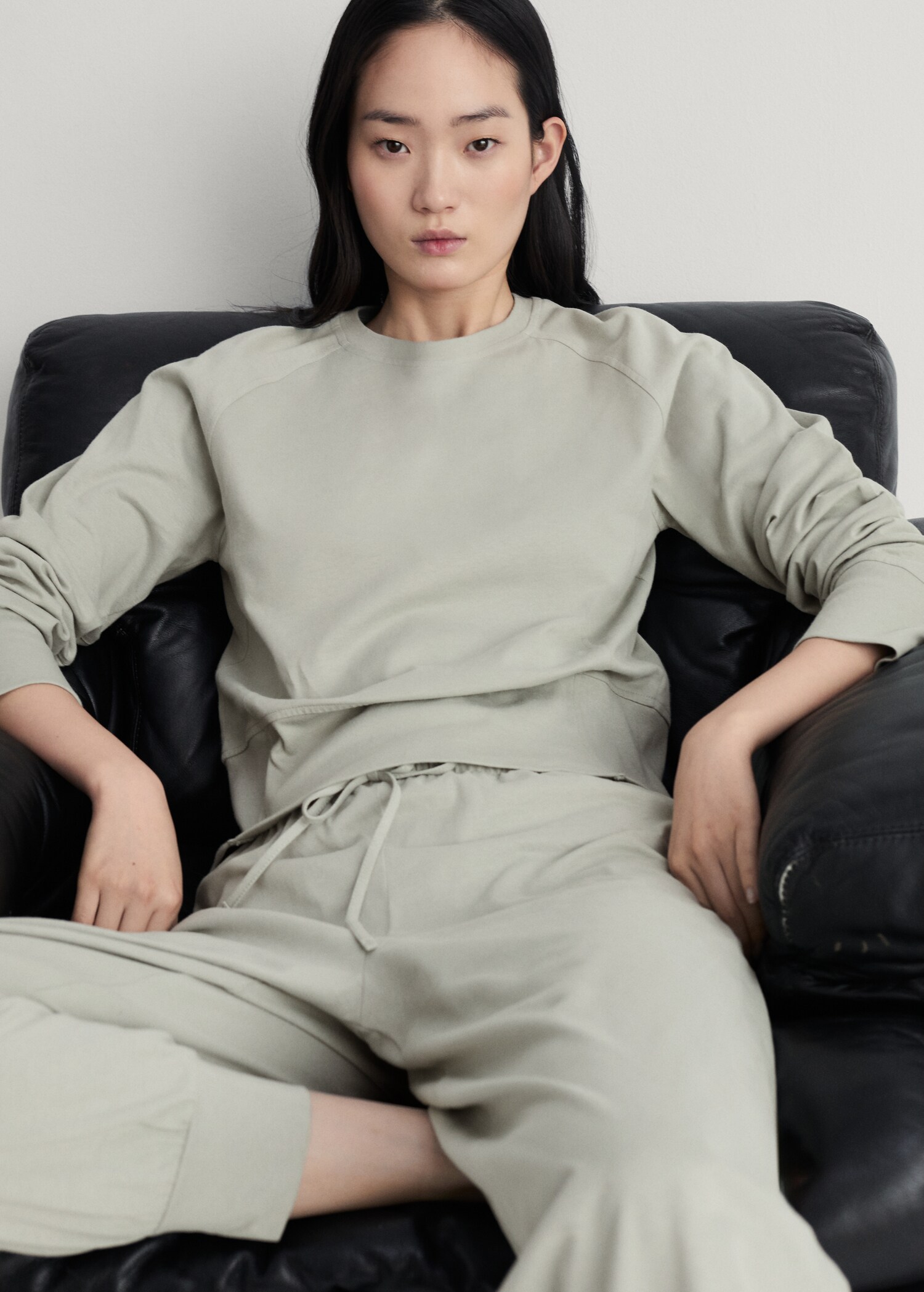 Cotton trousers with soft finish - Details of the article 2