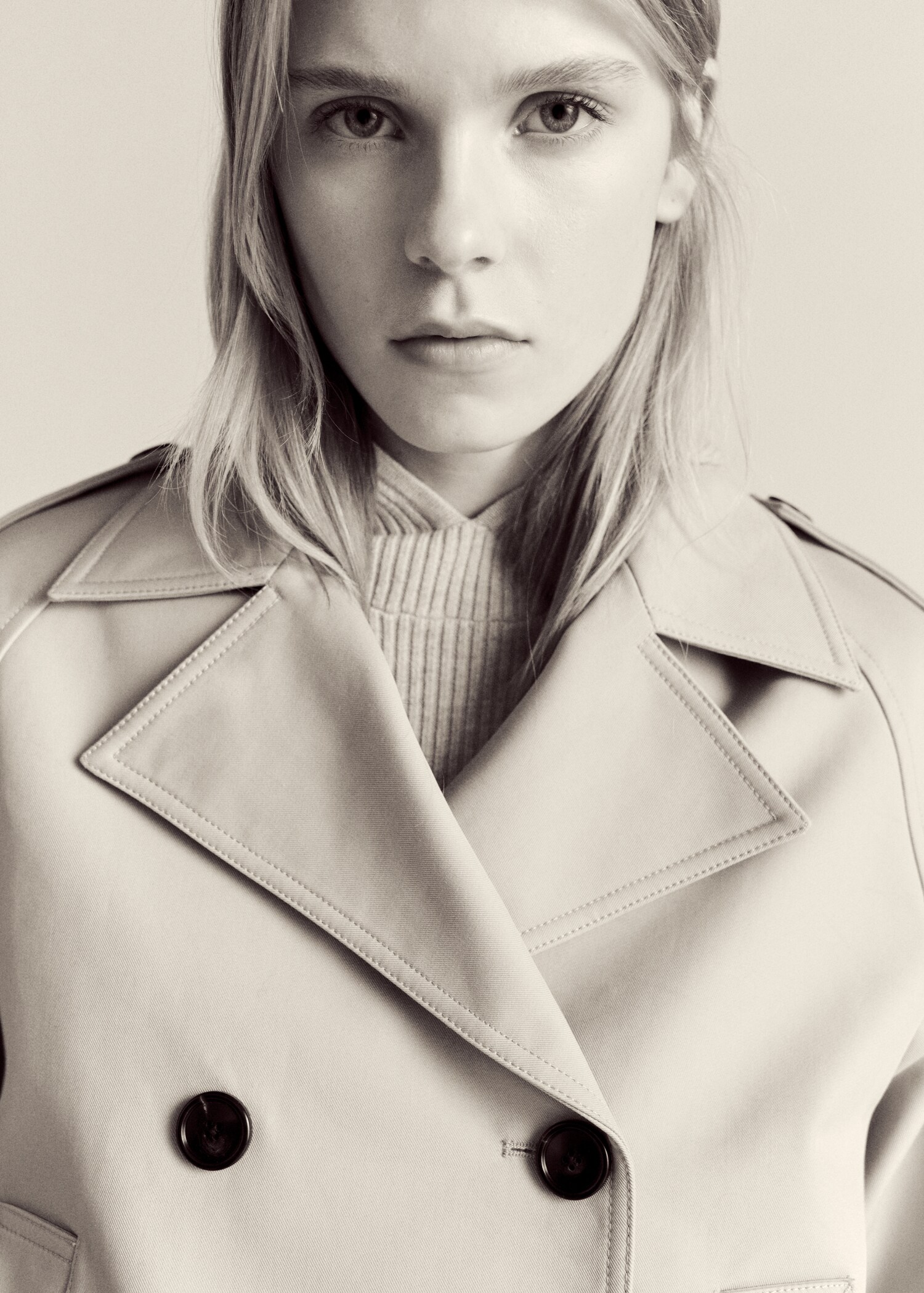 Cotton double-breasted cropped trench coat - Details of the article 1