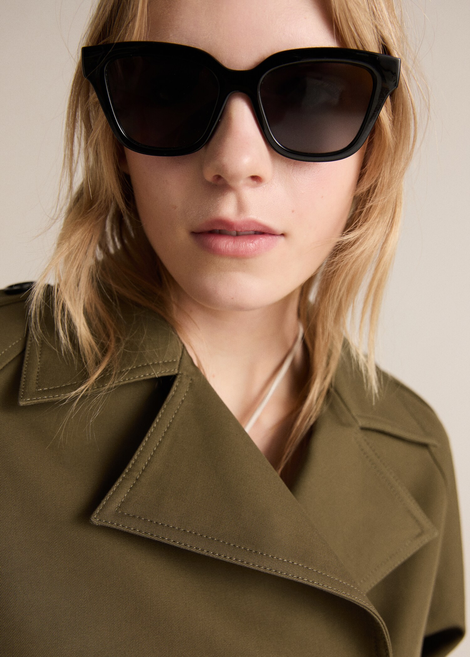 Cotton double-breasted cropped trench coat - Details of the article 1