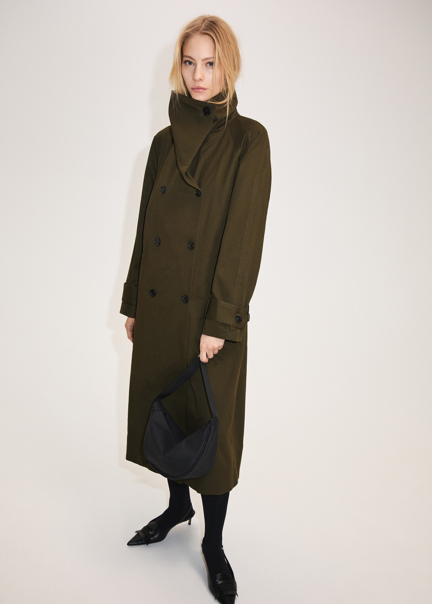 Long double-breasted trench coat - Details of the article 6