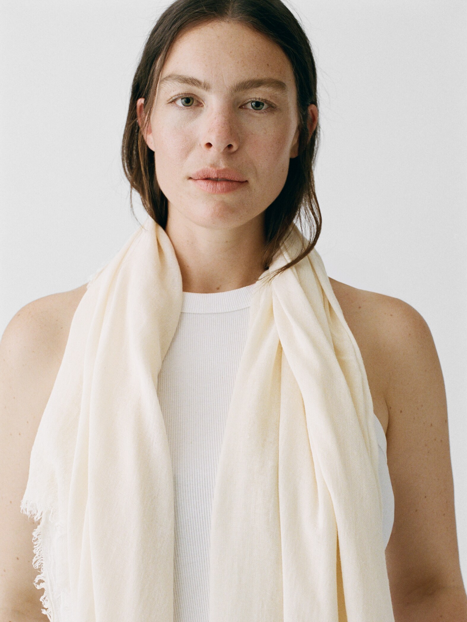 Linen-blend scarf with frayed ends - General plane