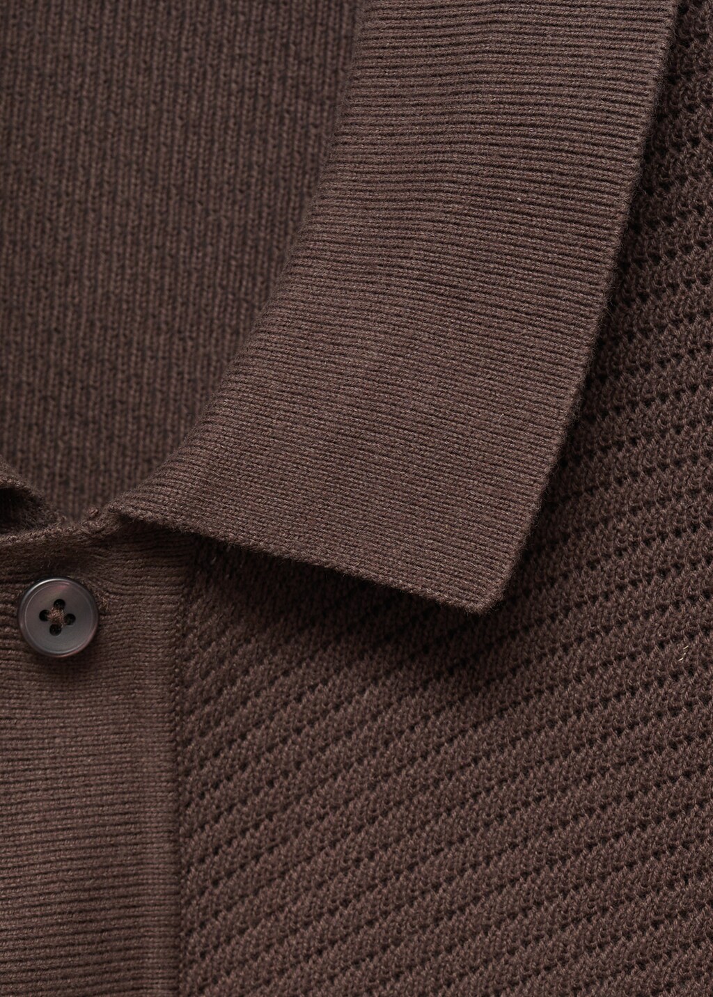 Knitted structured shirt with lace design