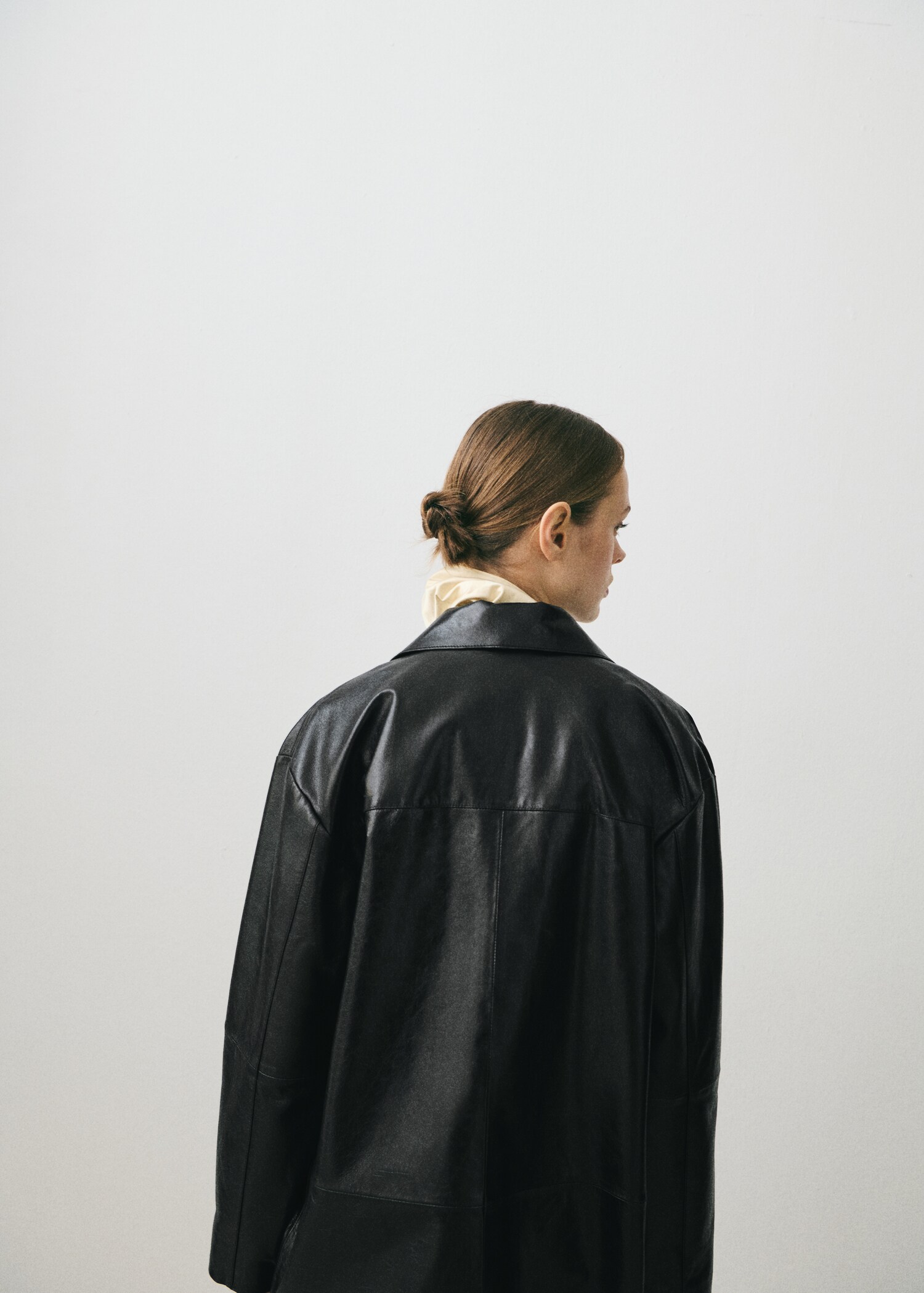 Oversized-Lederjacke mit Taschen - Rückseite des Artikels