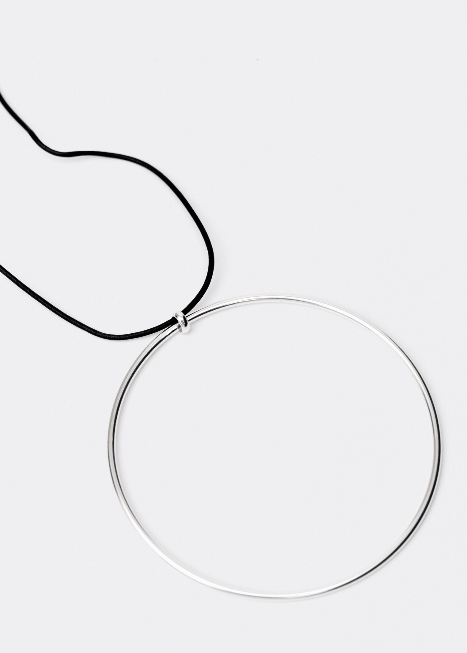 Collier cuir anneau maxi - Plan moyen