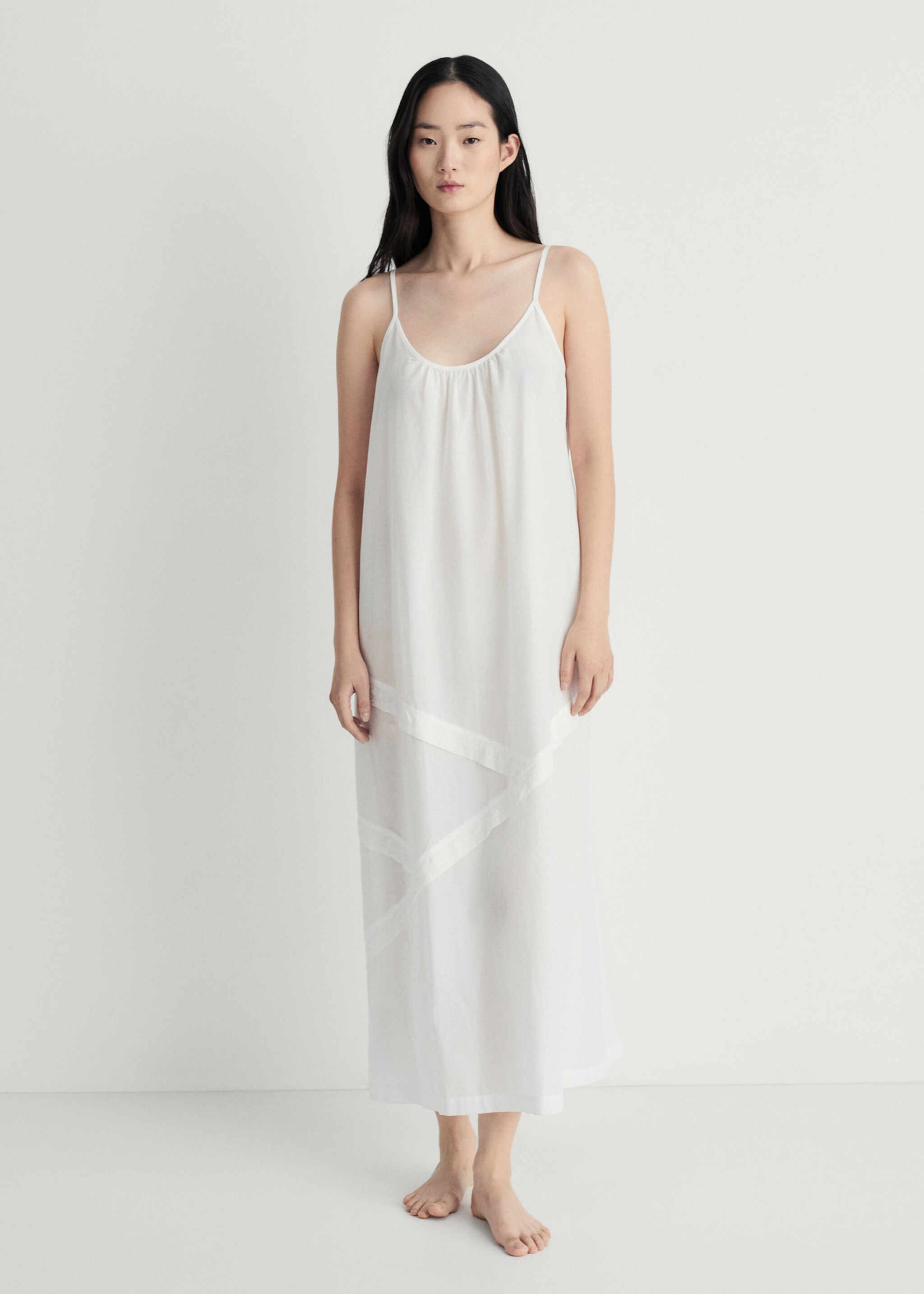 Cotton spaghetti-strap nightgown - General plane