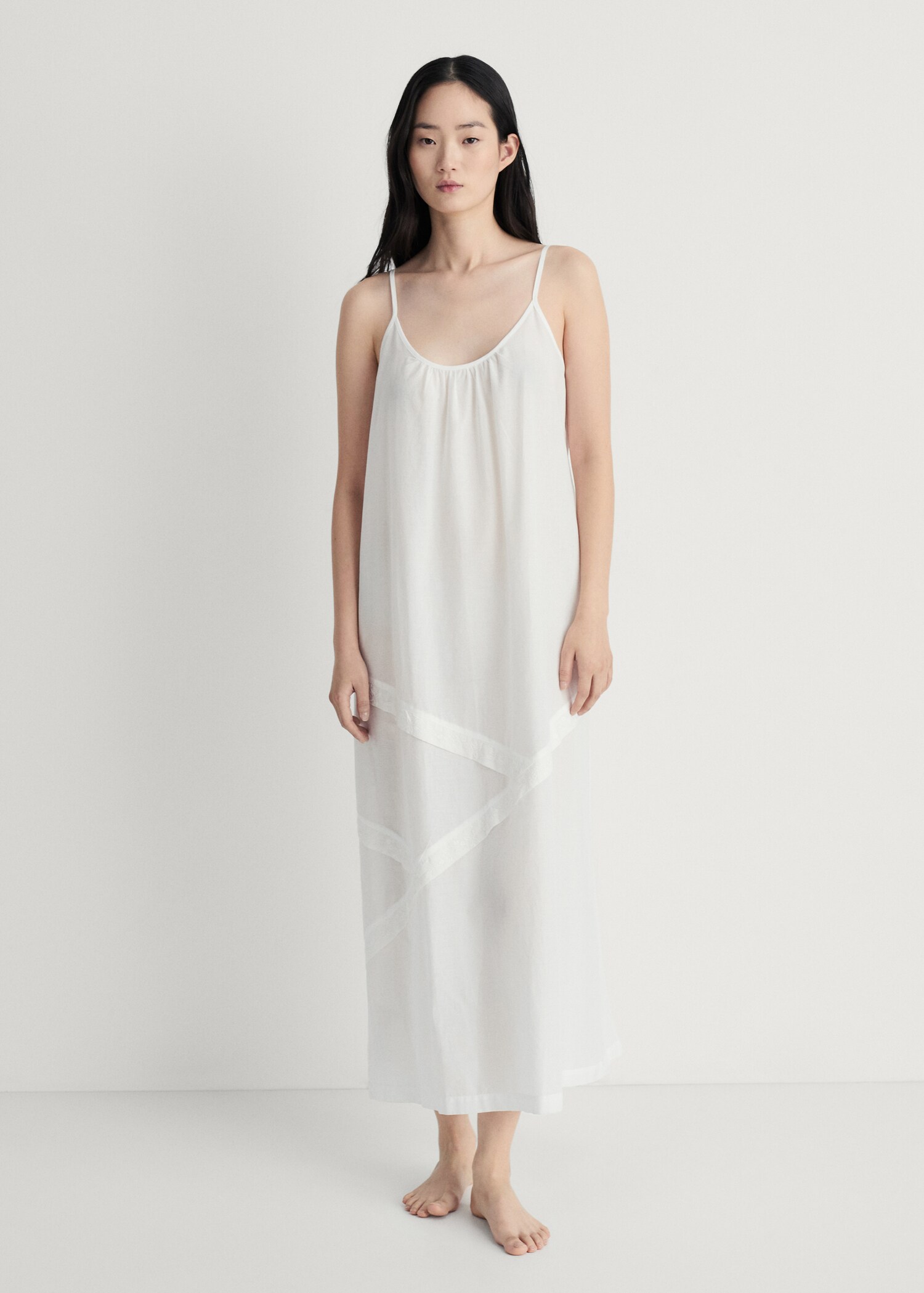 Cotton spaghetti-strap nightgown - General plane