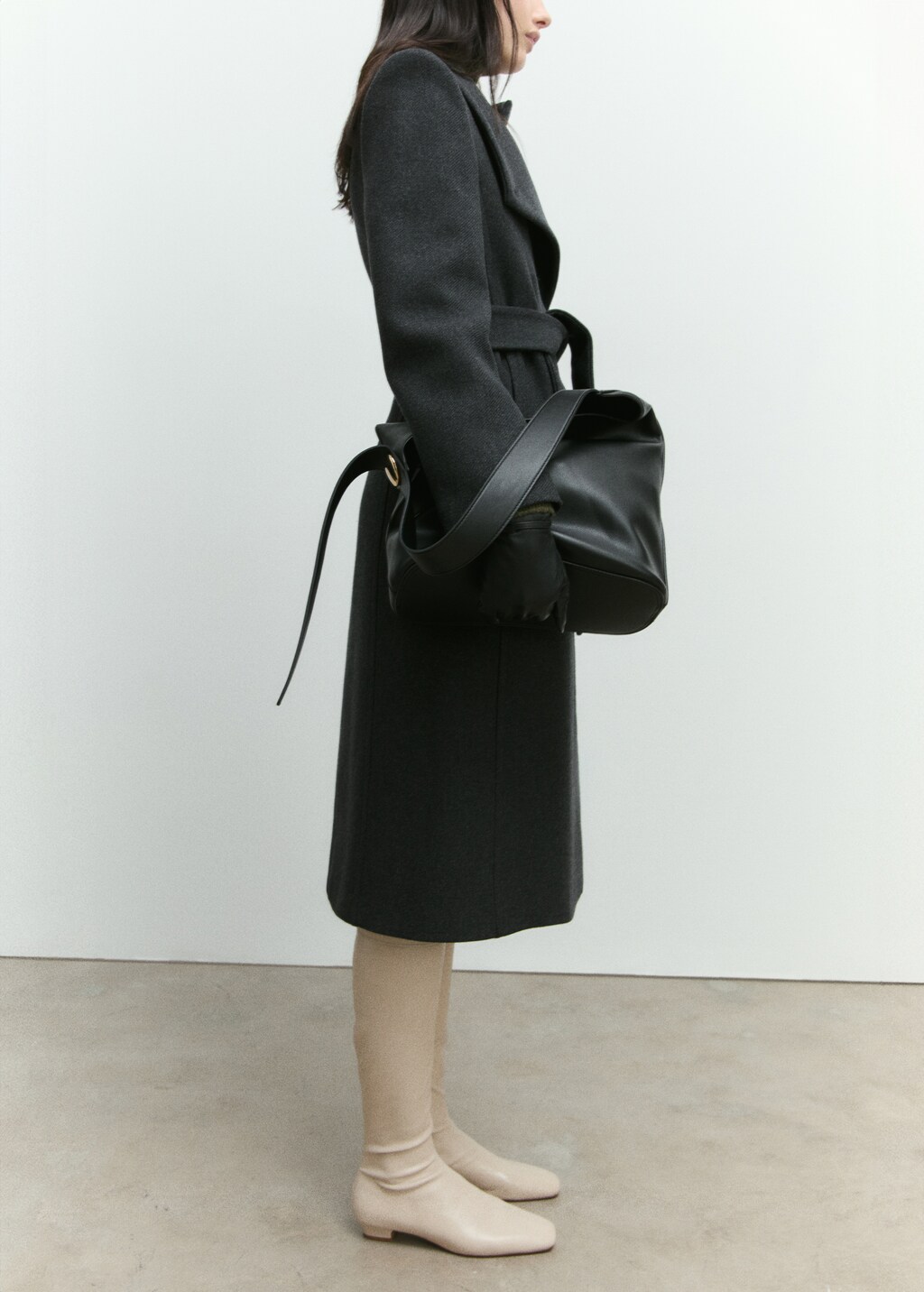 Woollen coat with belt