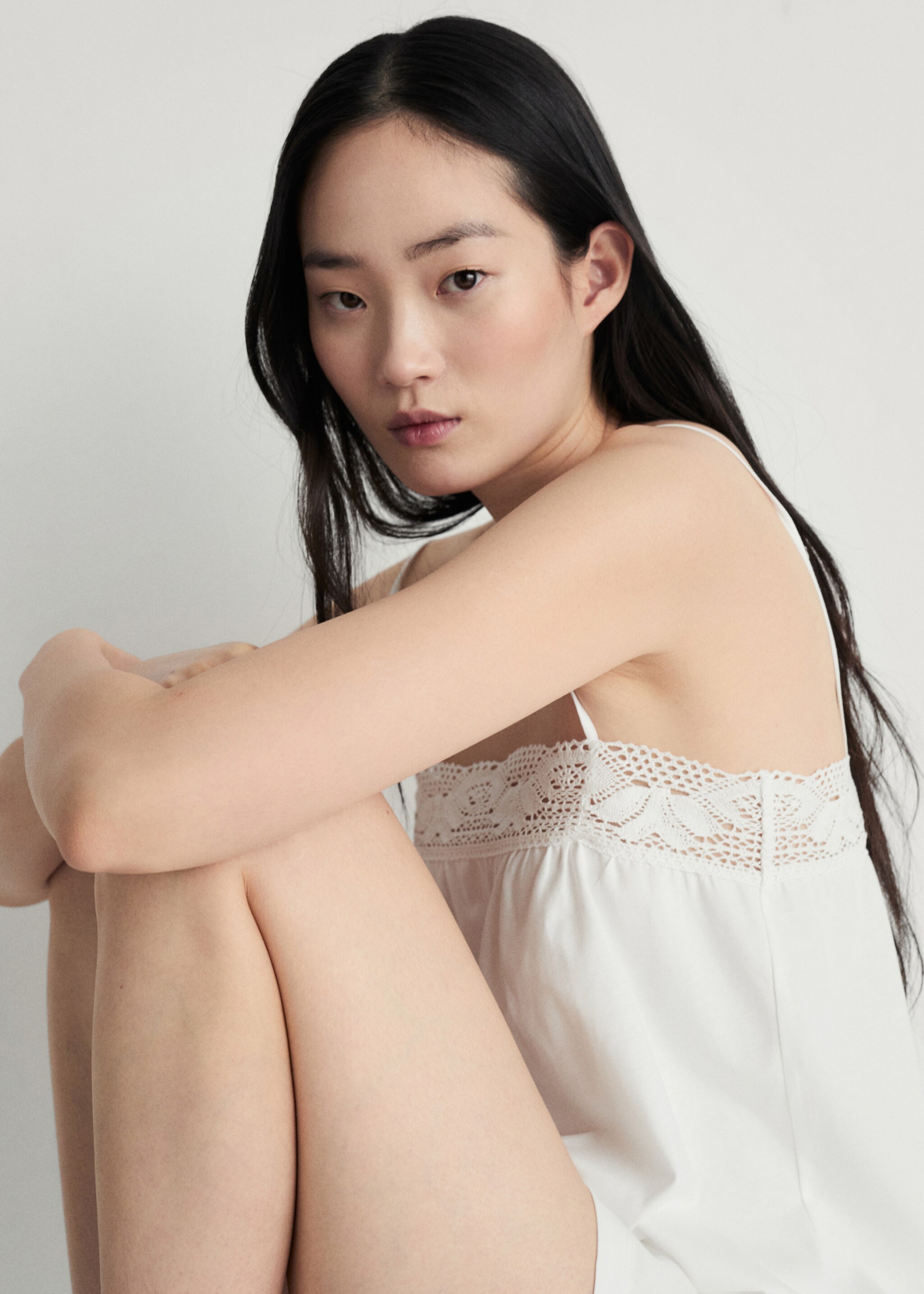 Cotton top with lace detail - Details of the article 1