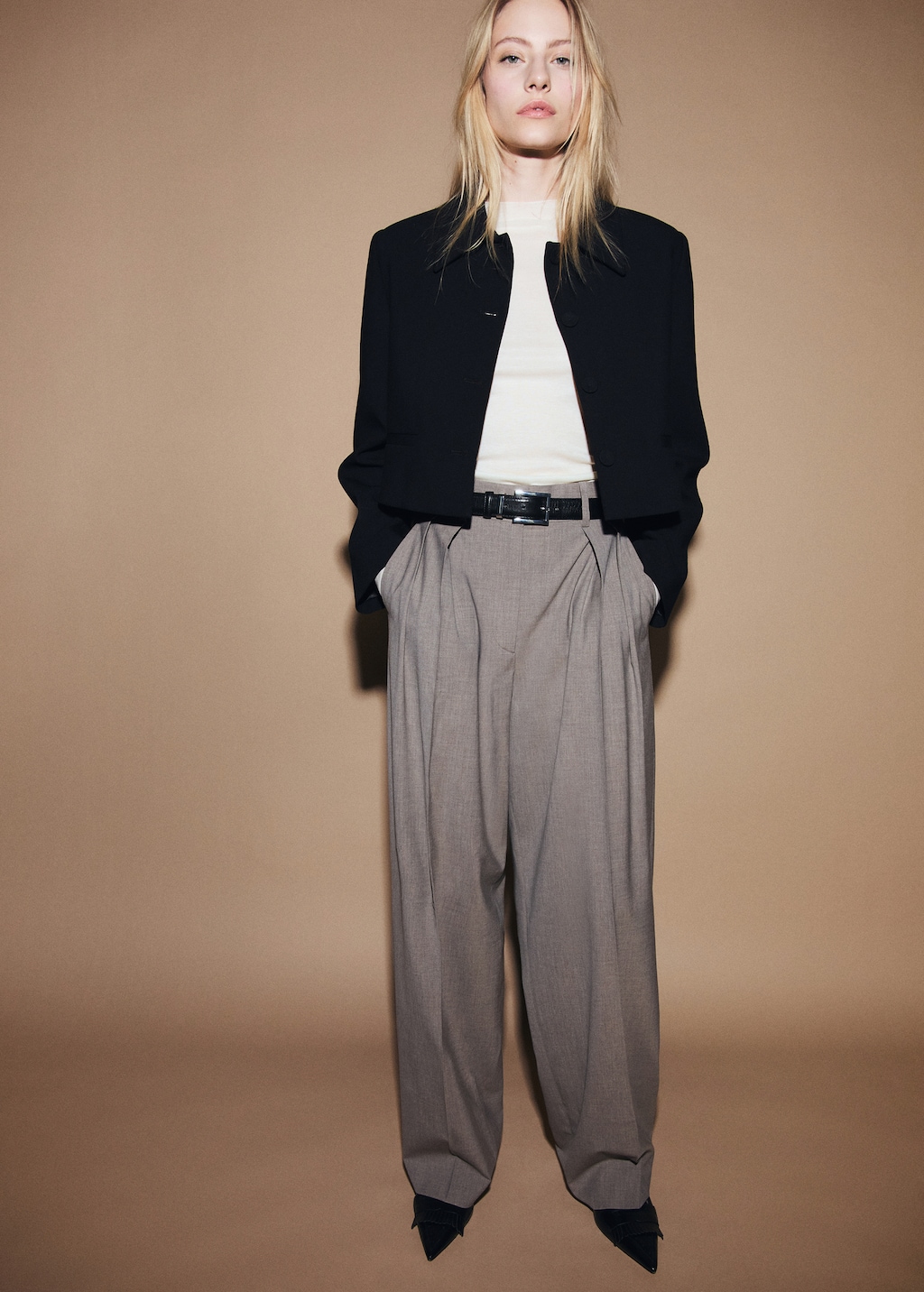 Suit blazer with lapels