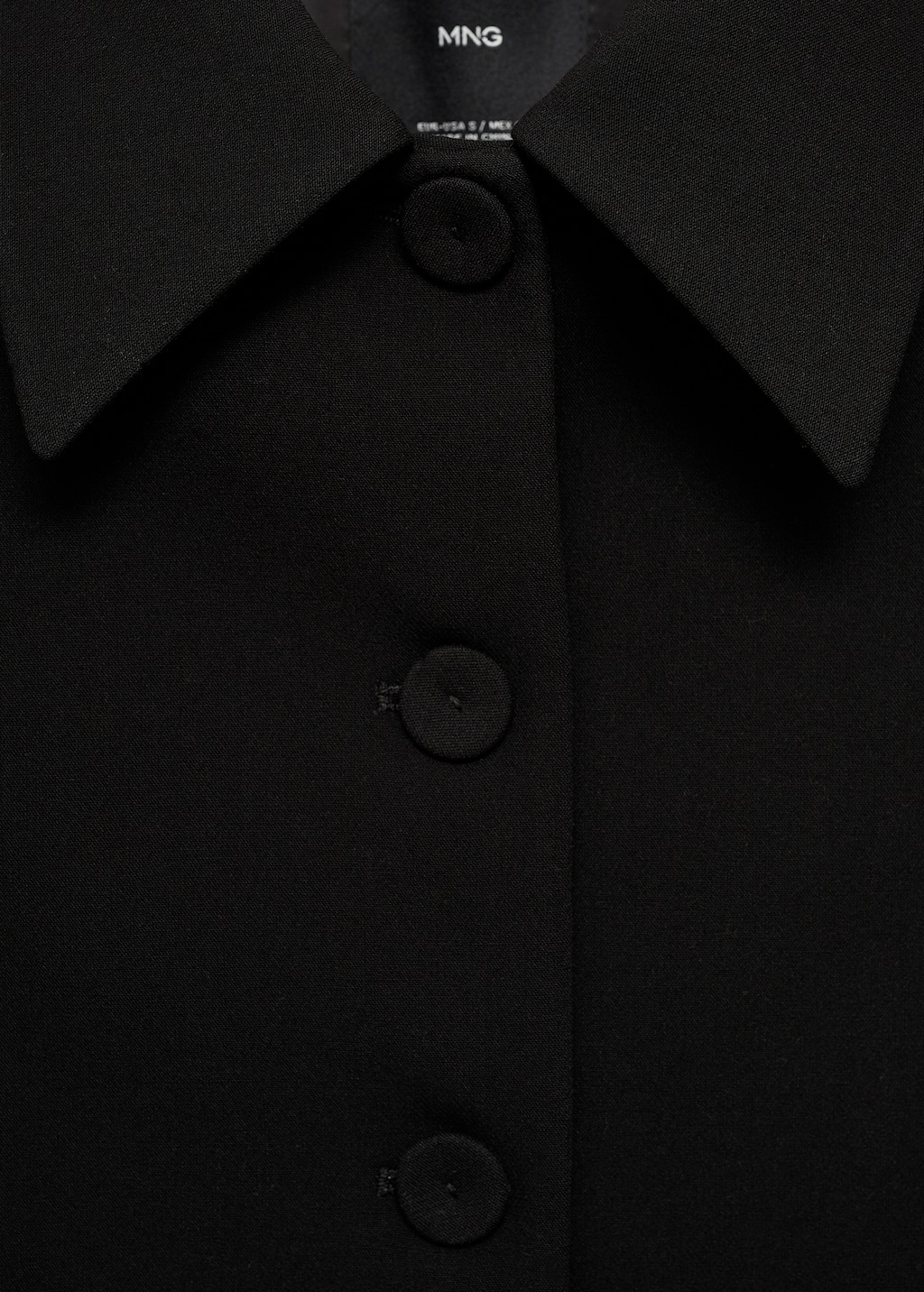 Suit blazer with lapels