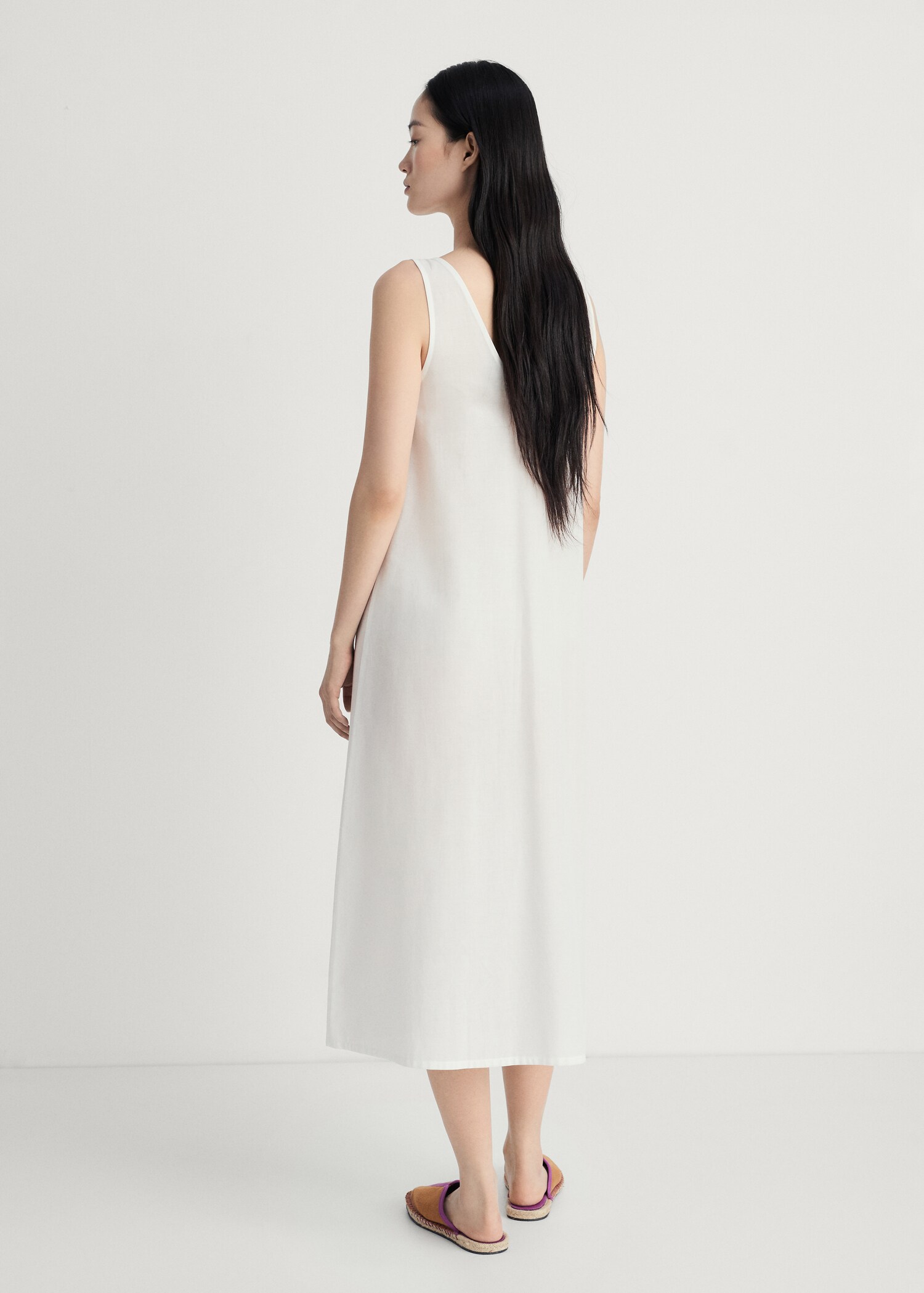 Embroidered cotton nightgown - Reverse of the article