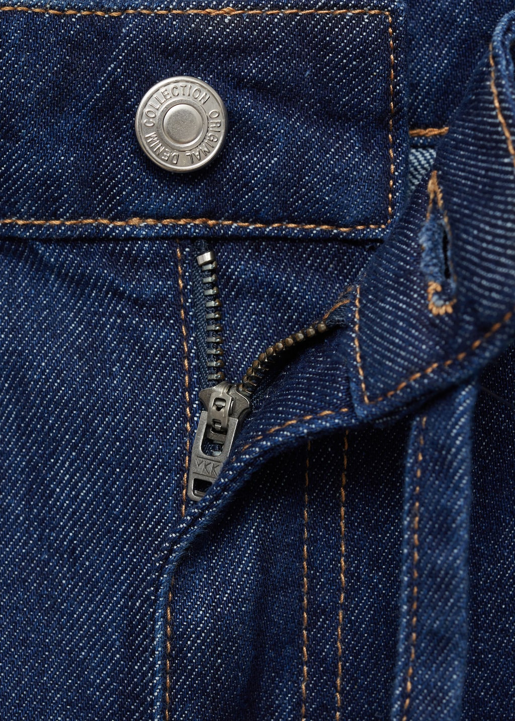 Low-rise wide leg jeans with belt