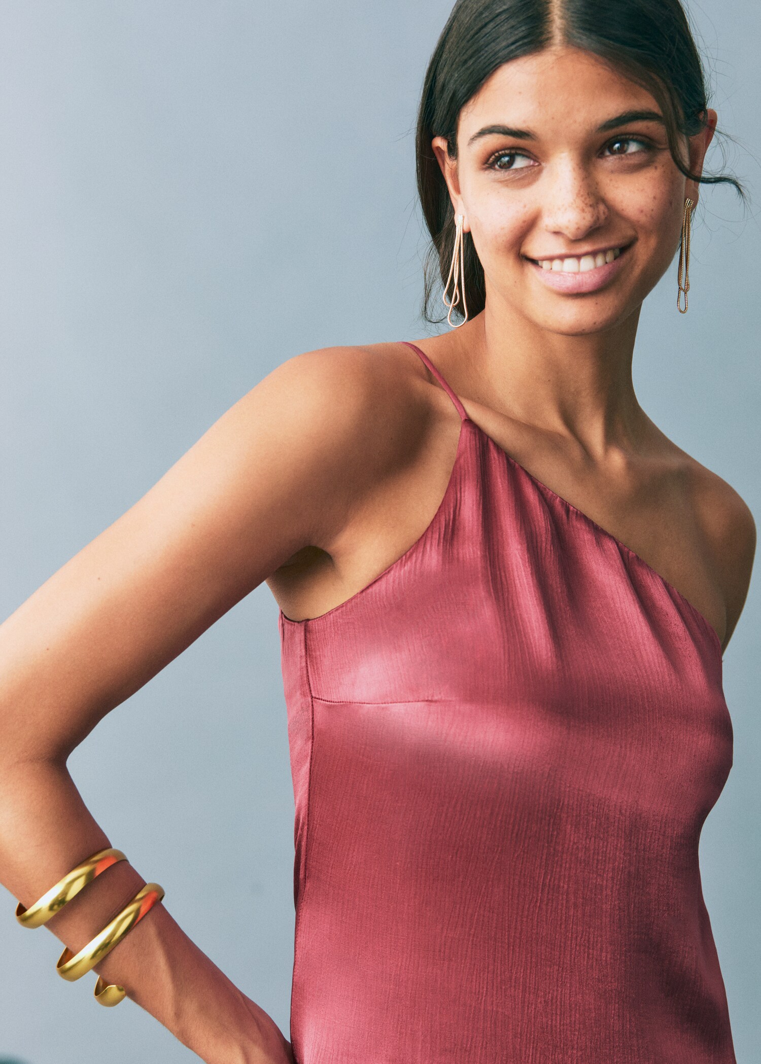 Asymmetrical satin top - Details of the article 1