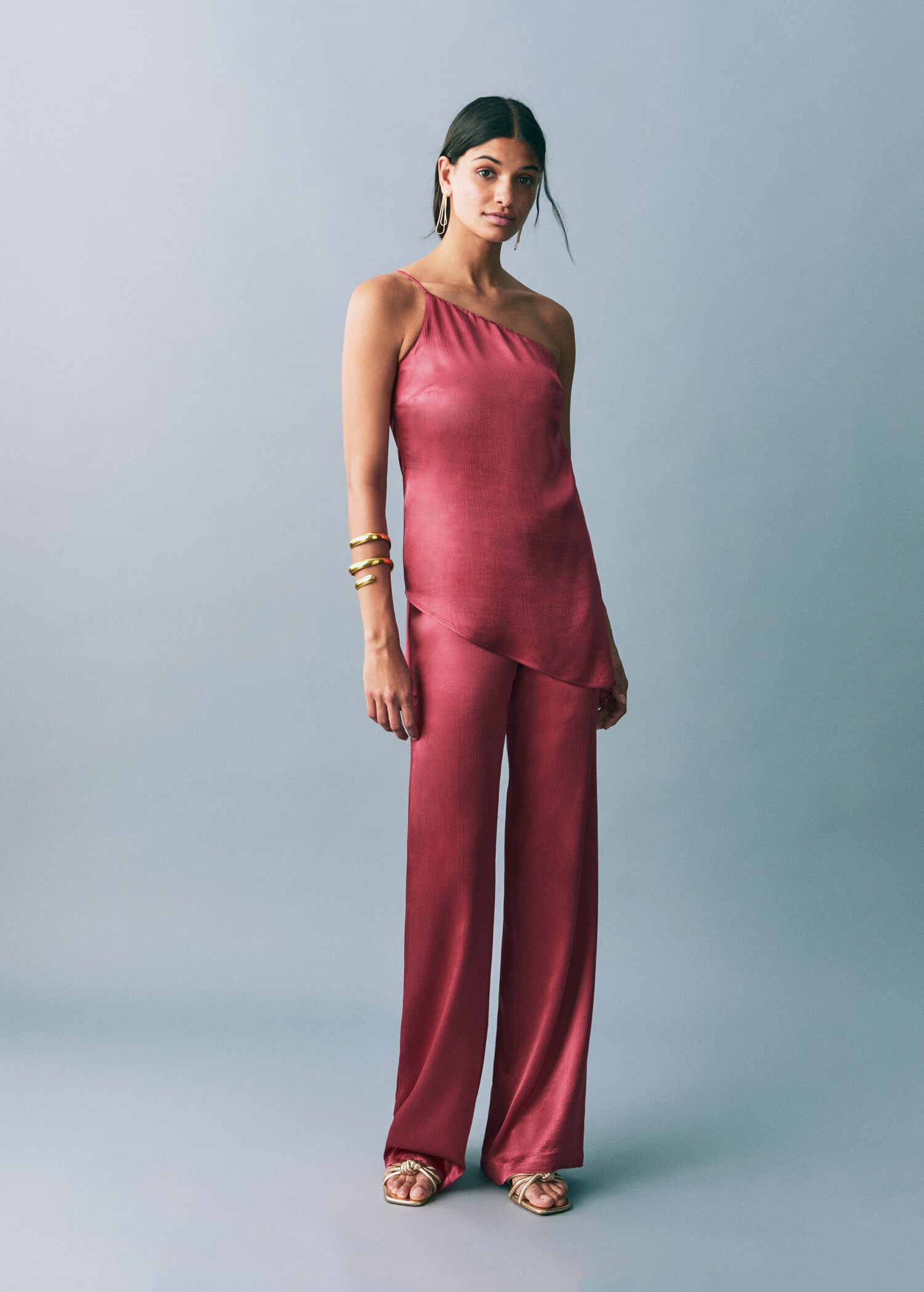 Asymmetrical satin top - General plane