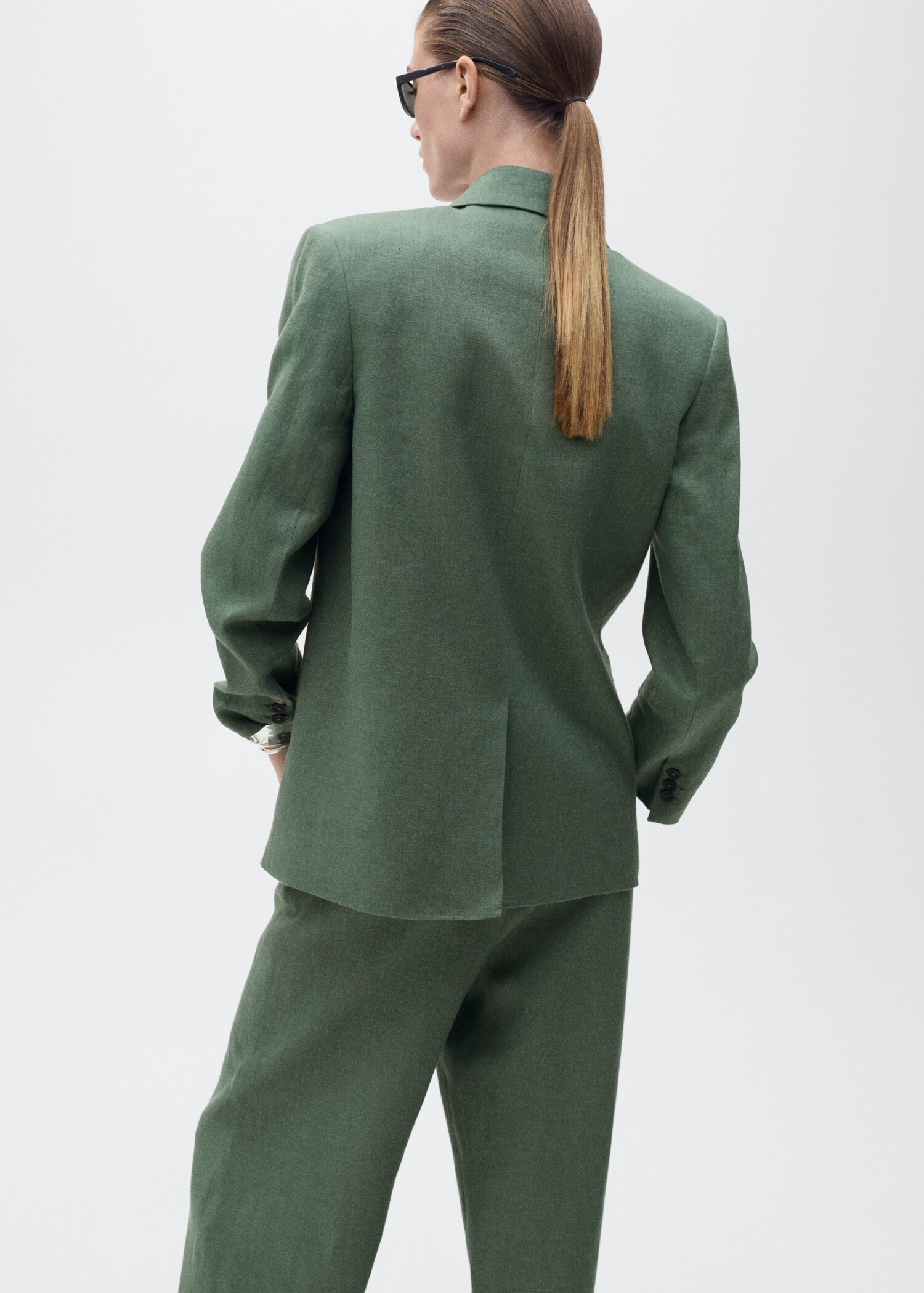 Linen suit jacket - Reverse of the article