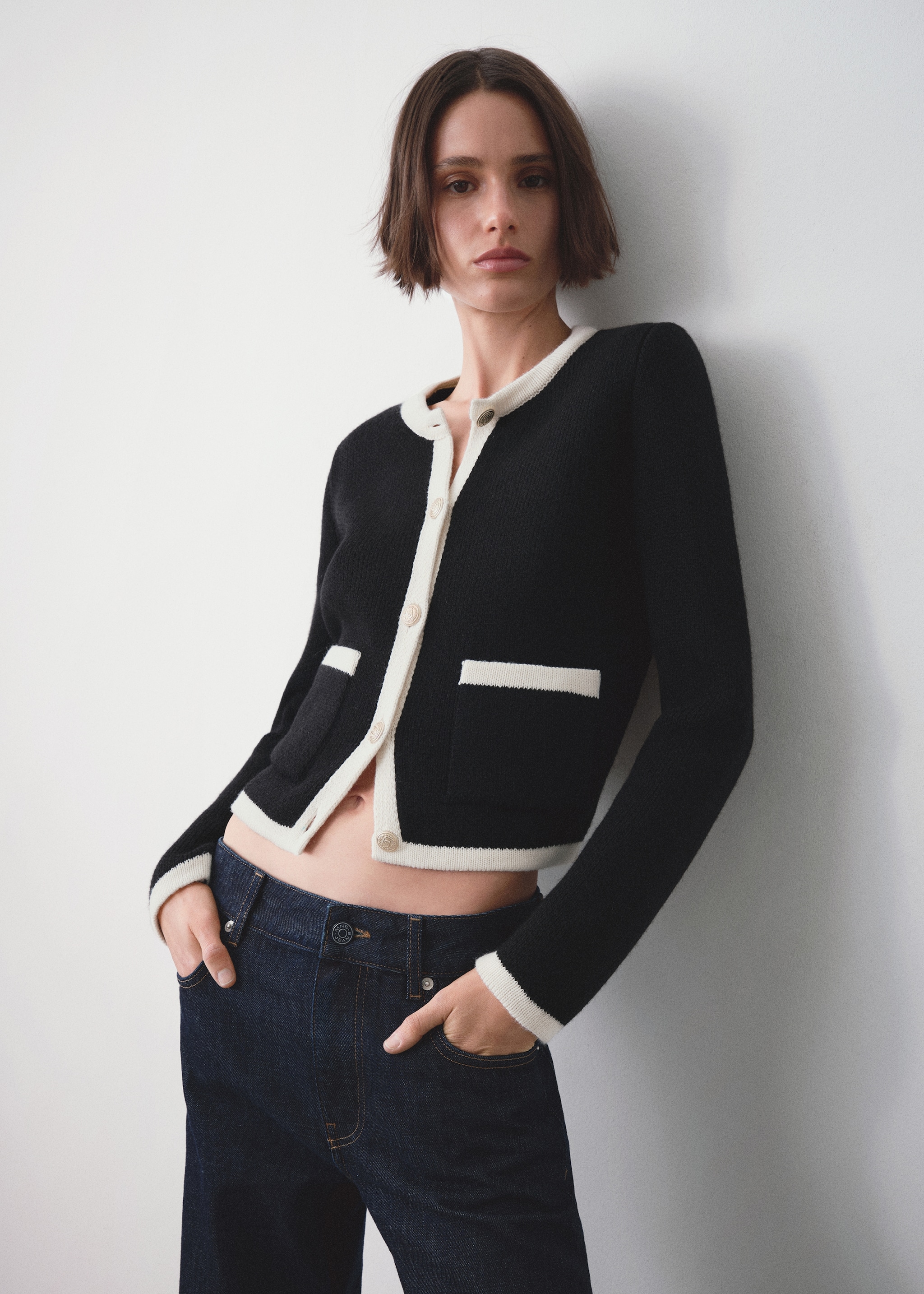 Woman wearing black chic casual look