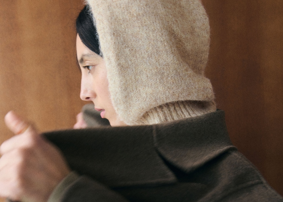 Outfit with balaclava.