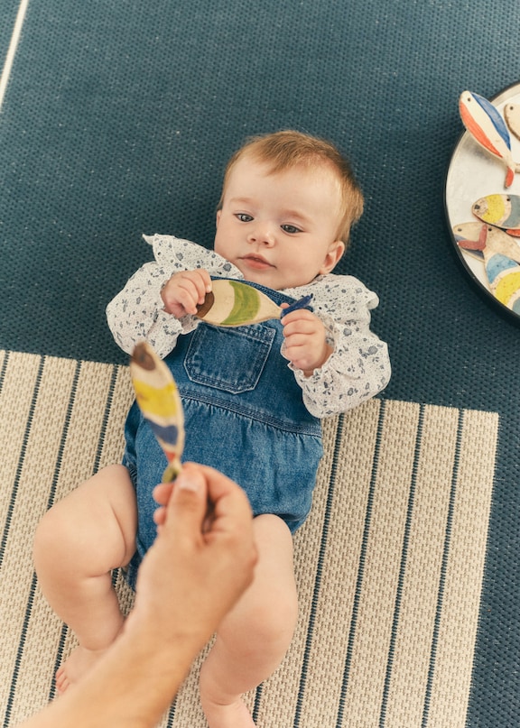 How to dress a newborn in summer.