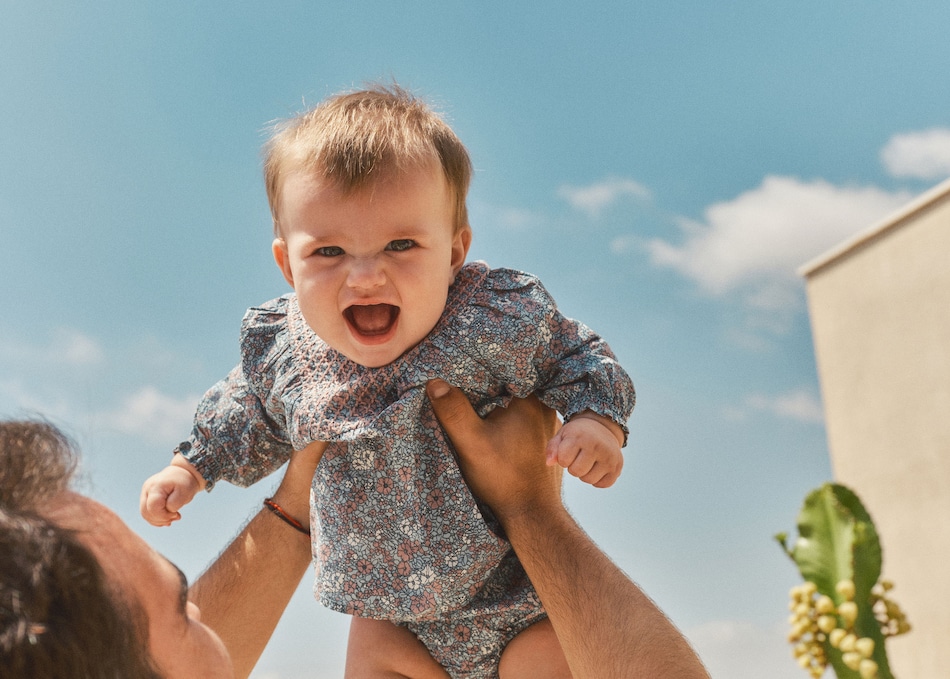 How to dress a newborn baby in summer.