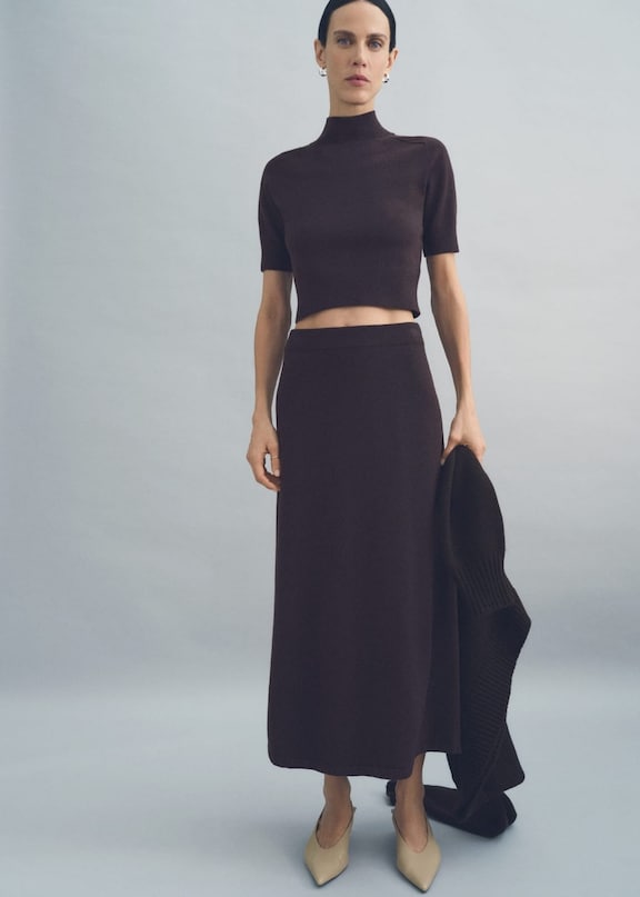 How to combine chocolate brown in a two-piece total look.