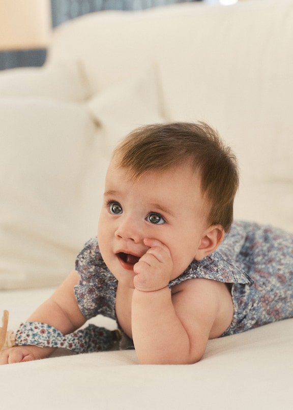 How to dress a newborn in summer.