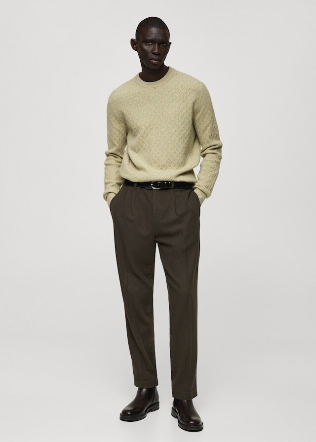 Rebajas de invierno en pantalones de hombre.