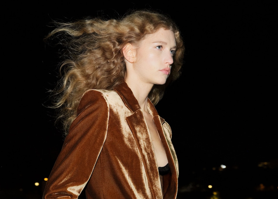 A Thanksgiving outfit for women 2025.